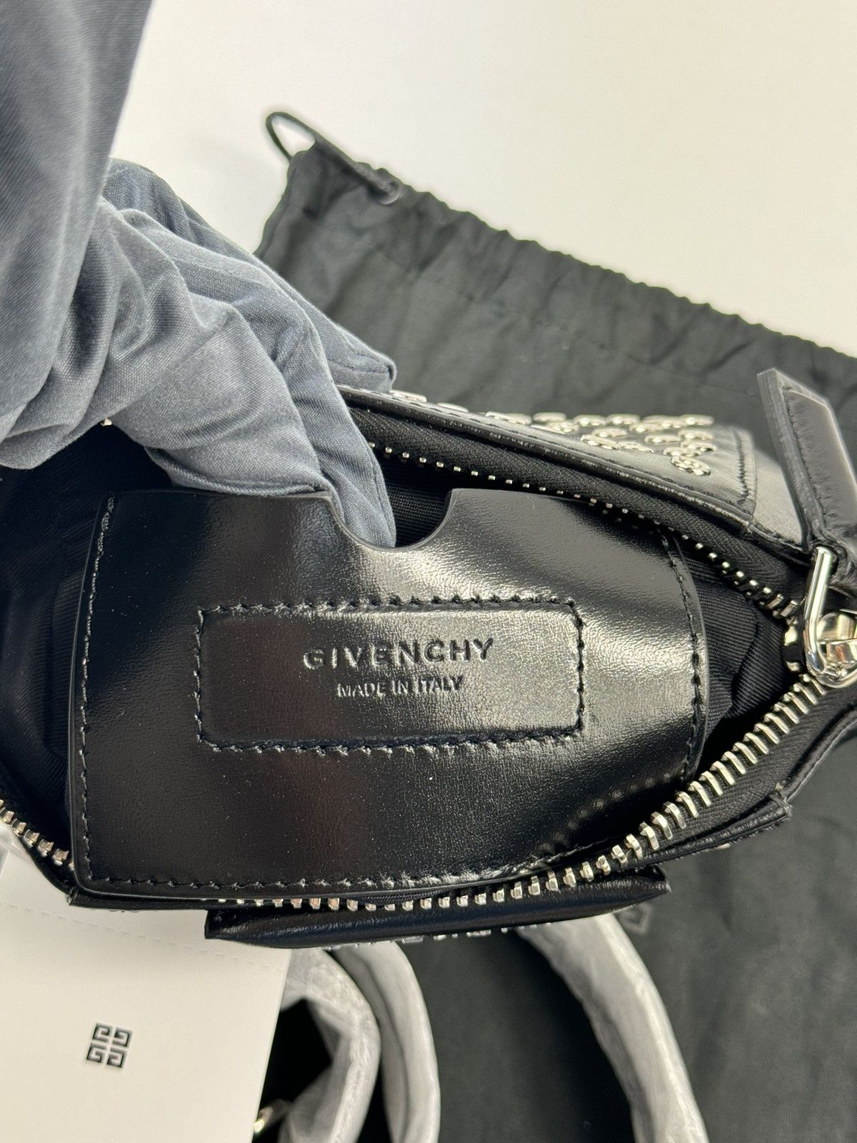 Givenchy ANTIGONA NANO LEATHER CROSS BODY BAG Size ONE SIZE - 11 Thumbnail