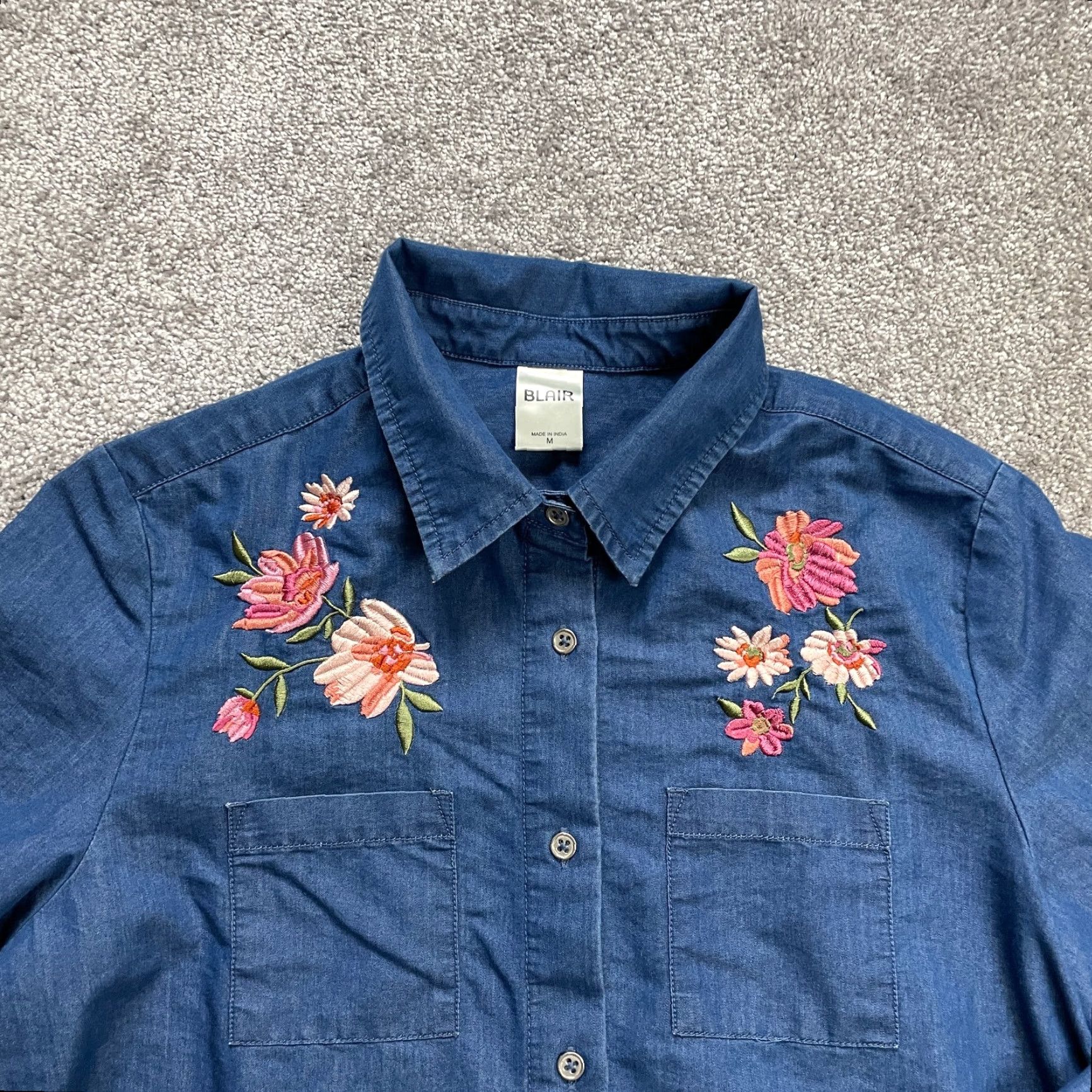 Blair Blair Shirt Women M Blue Denim Floral Embroidered Button-Up Pocket Chambray Shirt Size M / US 6-8 / IT 42-44 - 3 Thumbnail