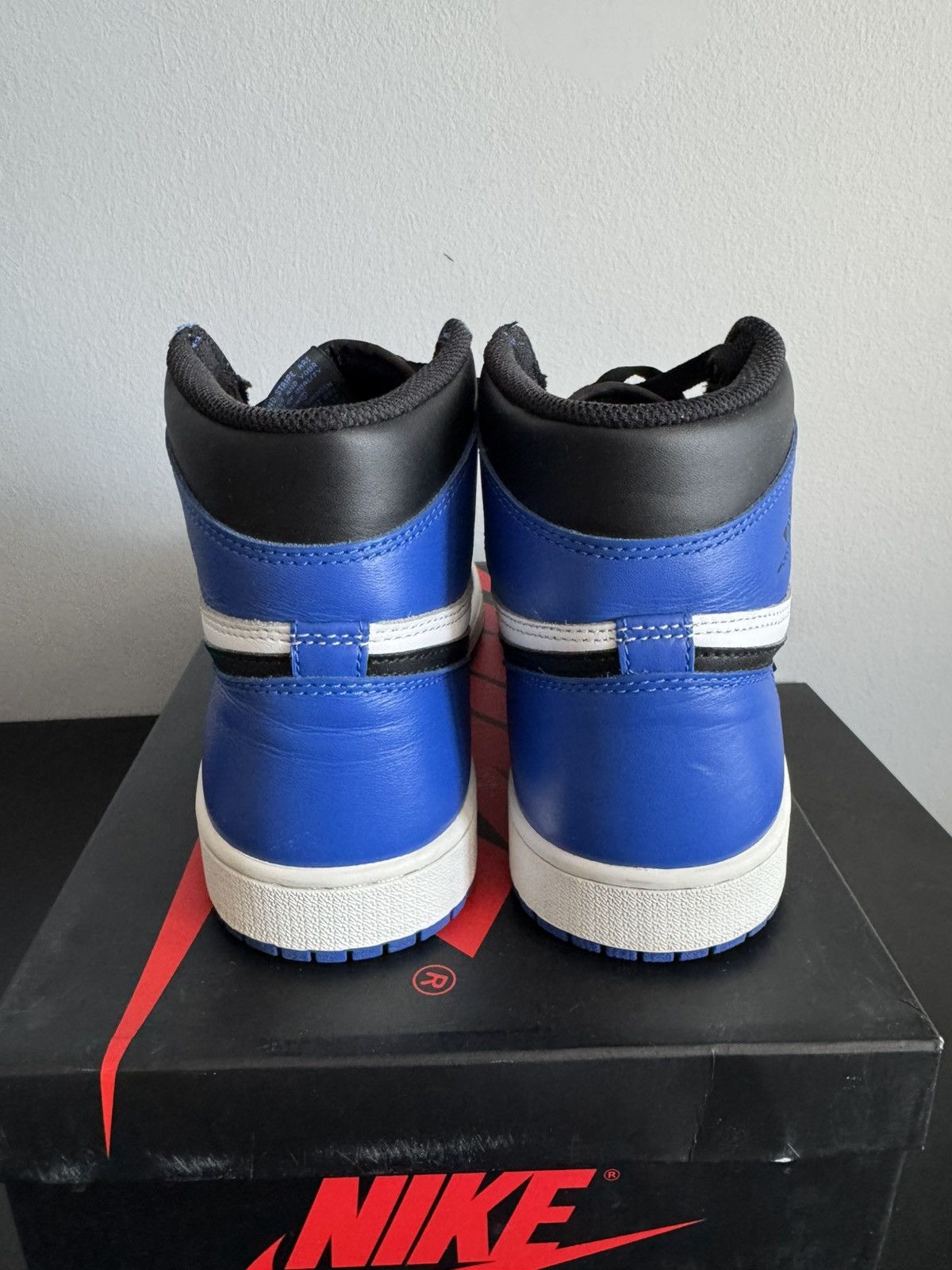 Jordan Brand Nike Air Jordan 1 off Retro High Game Royal White bred 2017 Size US 8.5 / EU 41-42 - 2 Thumbnail