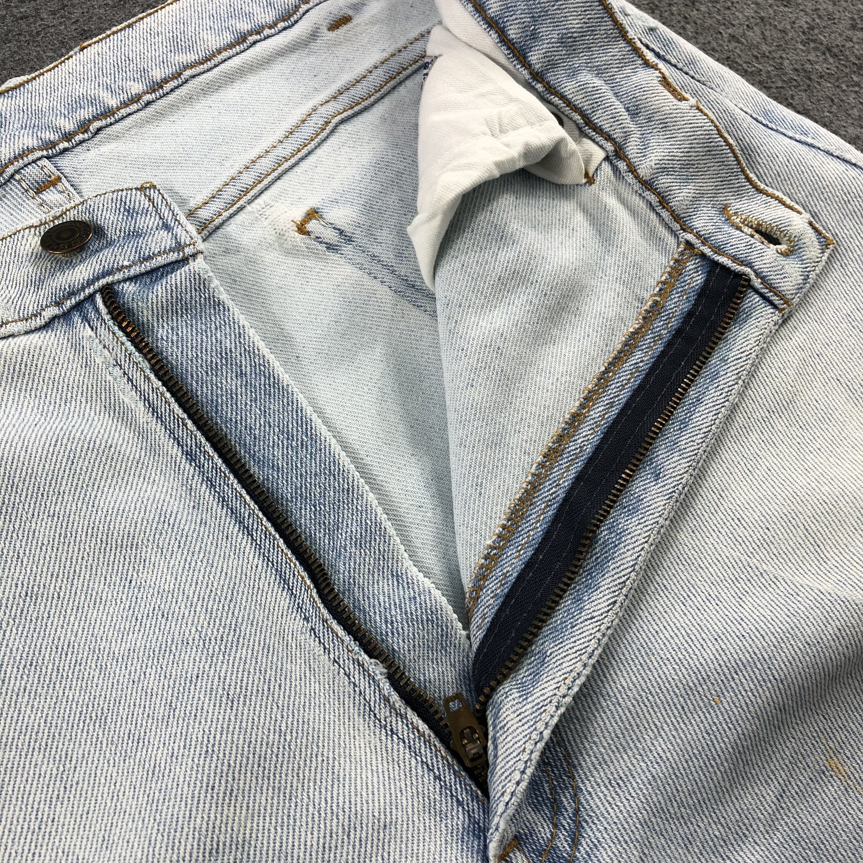 Levi's 90s Vintage Light Wash Levis Jeans-J1687 Size US 34 / EU 50 - 15 Thumbnail