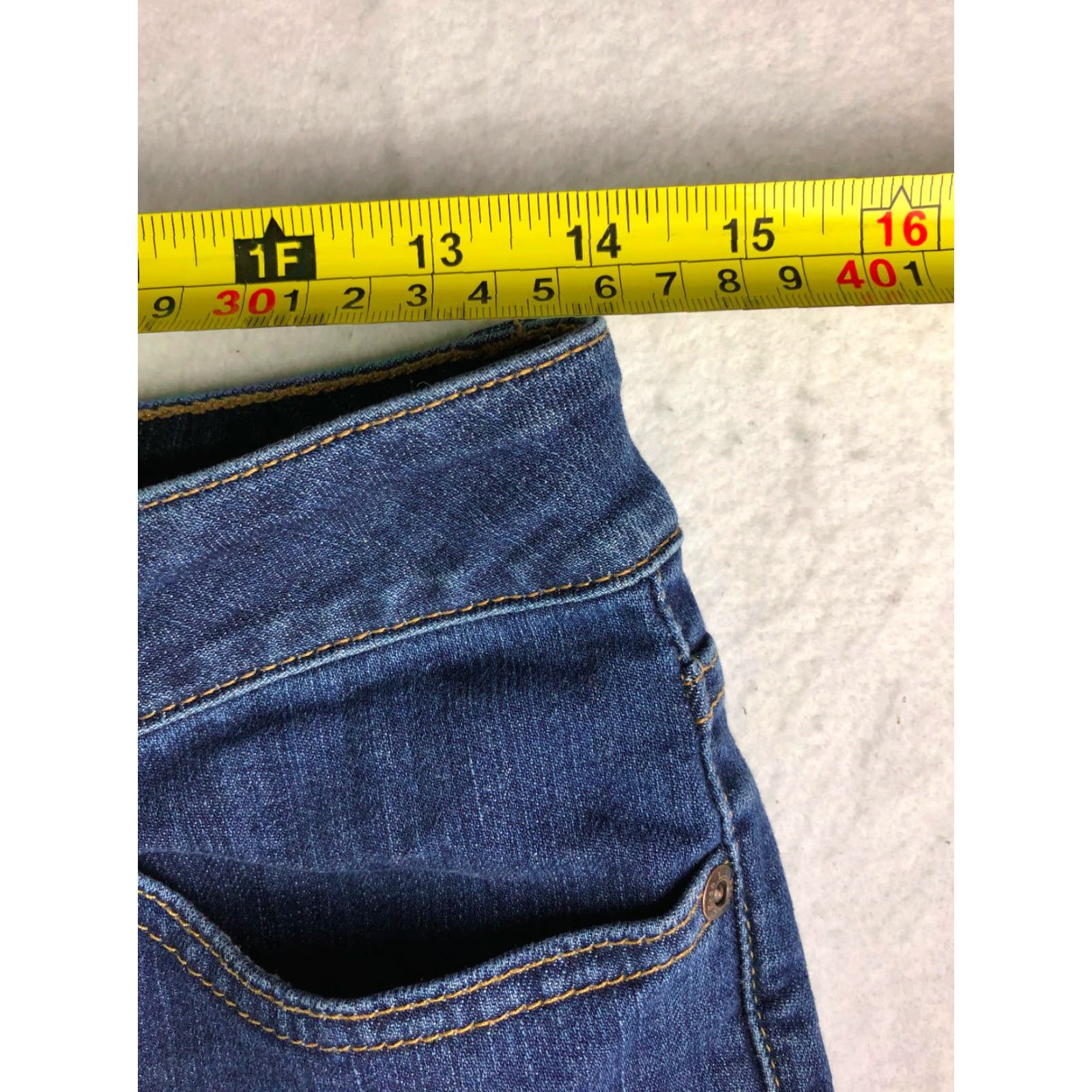 Vintage LL Bean Classic Fit Straight Leg Jeans Womens Size 10 Regular 28x25 Blue Denim Cotton Mid Rise Zip Inseam 25.5 Measured 28x25 Blue Jean LED Size 32" / US 10 / IT 46 - 5 Thumbnail