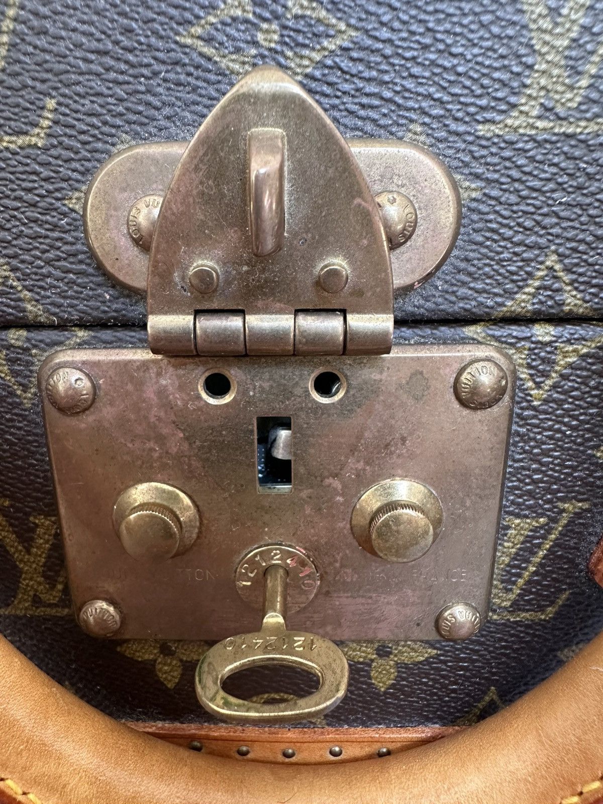 Louis Vuitton LV x Manolo Blahnik Centenaire Oval Trunk (1996) Size ONE SIZE - 17 Thumbnail