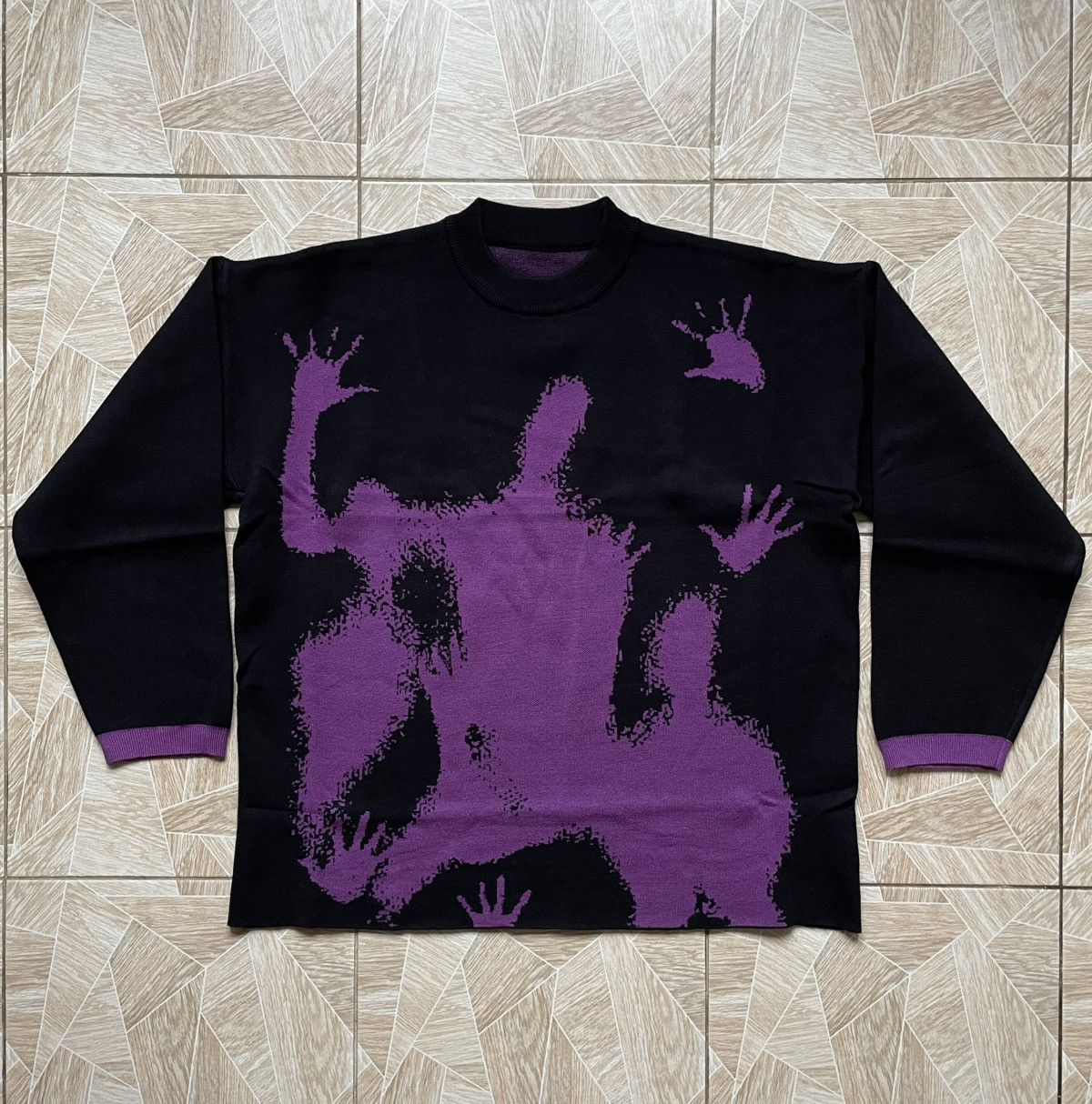 Other Black Purple Illusion Sweater with Trapped Figures & Hands Size US L / EU 52-54 / 3 - 1 Thumbnail
