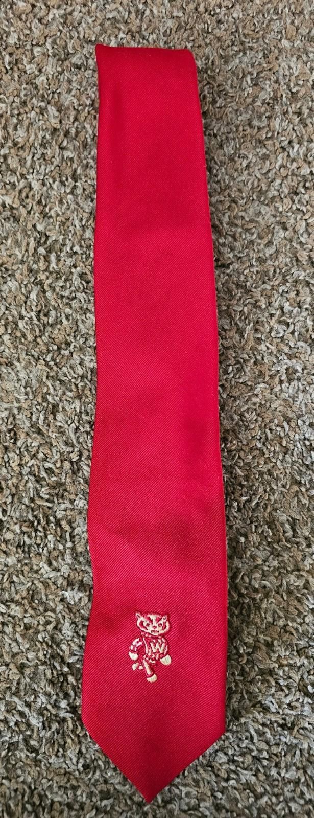 Designer chapmans red Embroidered UW WI bucky badgers necktie vintage Size ONE SIZE - 1 Thumbnail