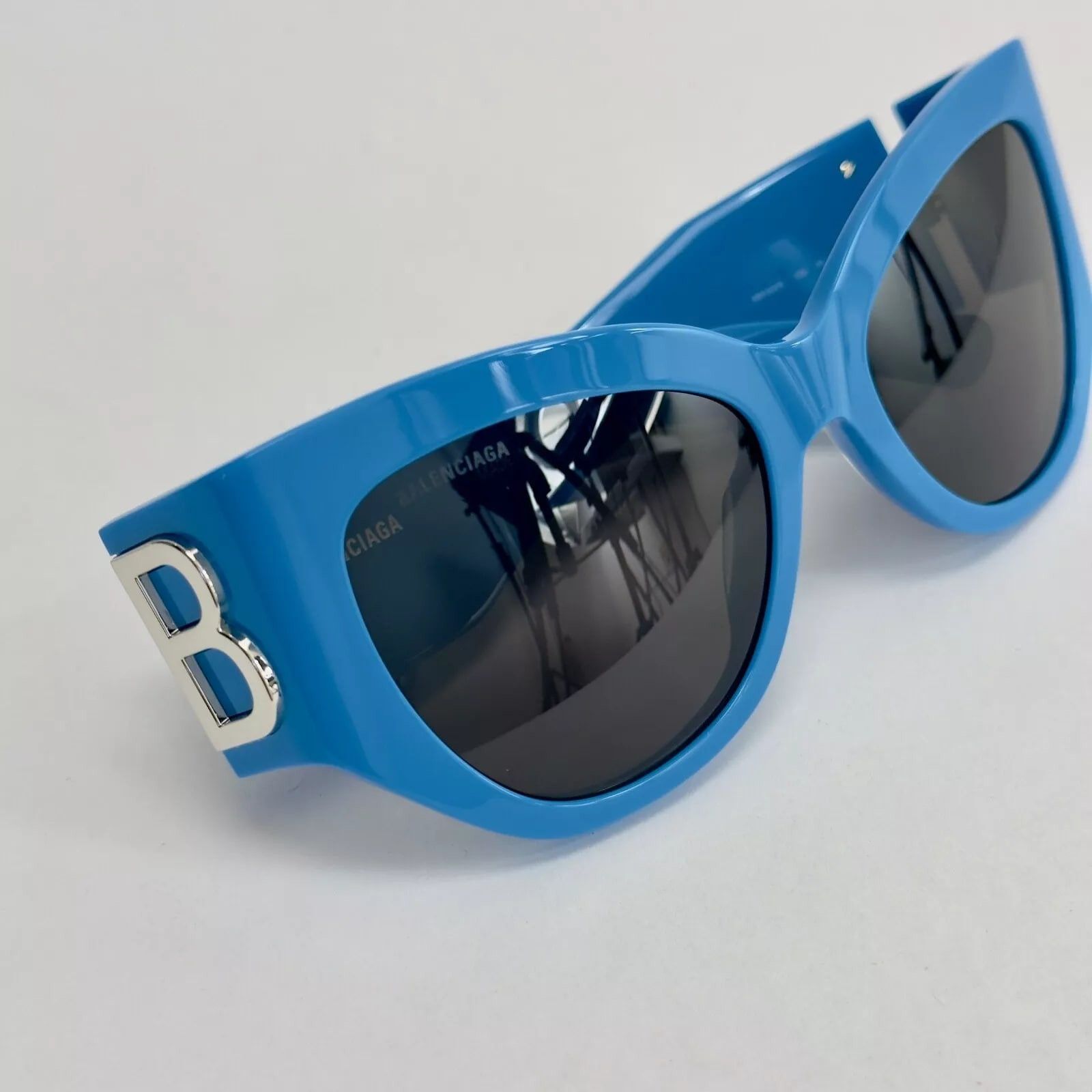 Balenciaga BALENCIAGA BOSSY Cat 0322 Blue Fashion Sunglass BB0322S 006 Size ONE SIZE - 7 Thumbnail