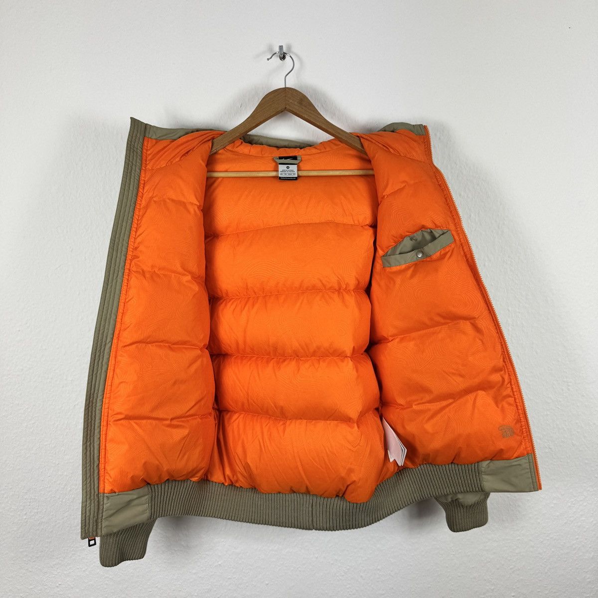 Nike Men’s Nike Nylon Puffer 550 Down Beige Hooded Jacket Size S Size US S / EU 44-46 / 1 - 11 Thumbnail