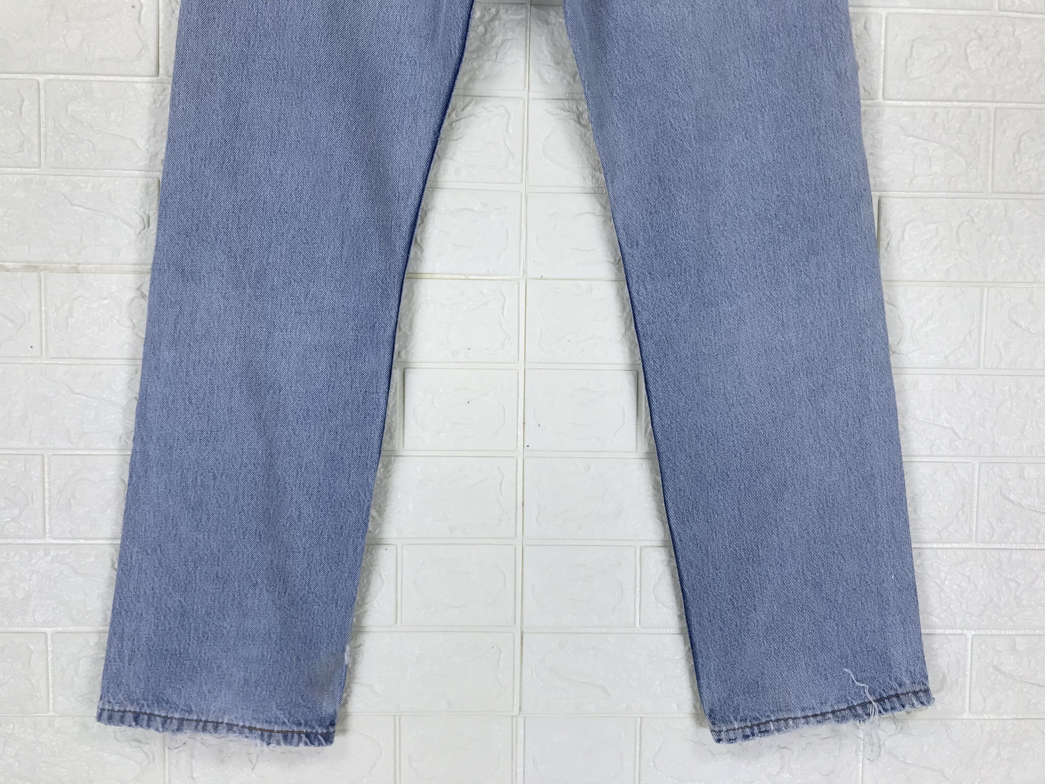 Levi's Vintage 90s Levi's 501 Light Wash Jeans Distressed Denim Size US 31 - 8 Thumbnail