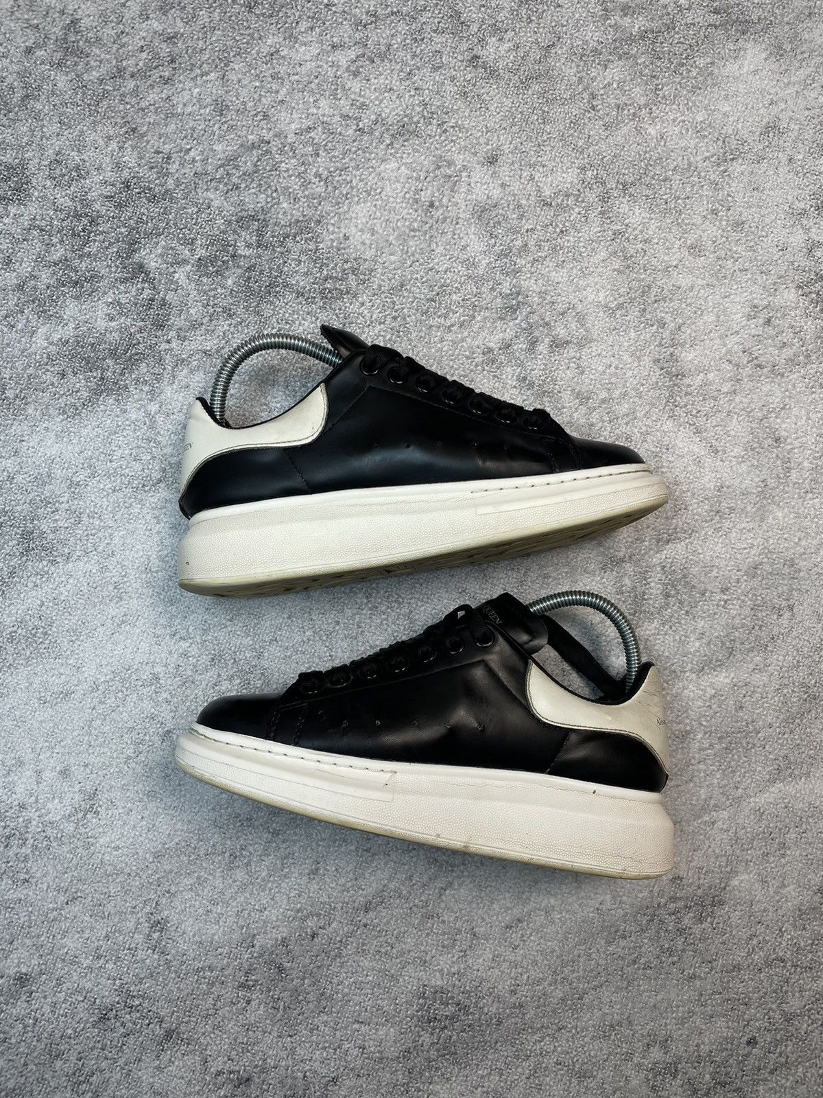Alexander McQueen Alexander McQueen Leather Sneakers White Size US 6 / IT 36 - 8 Thumbnail