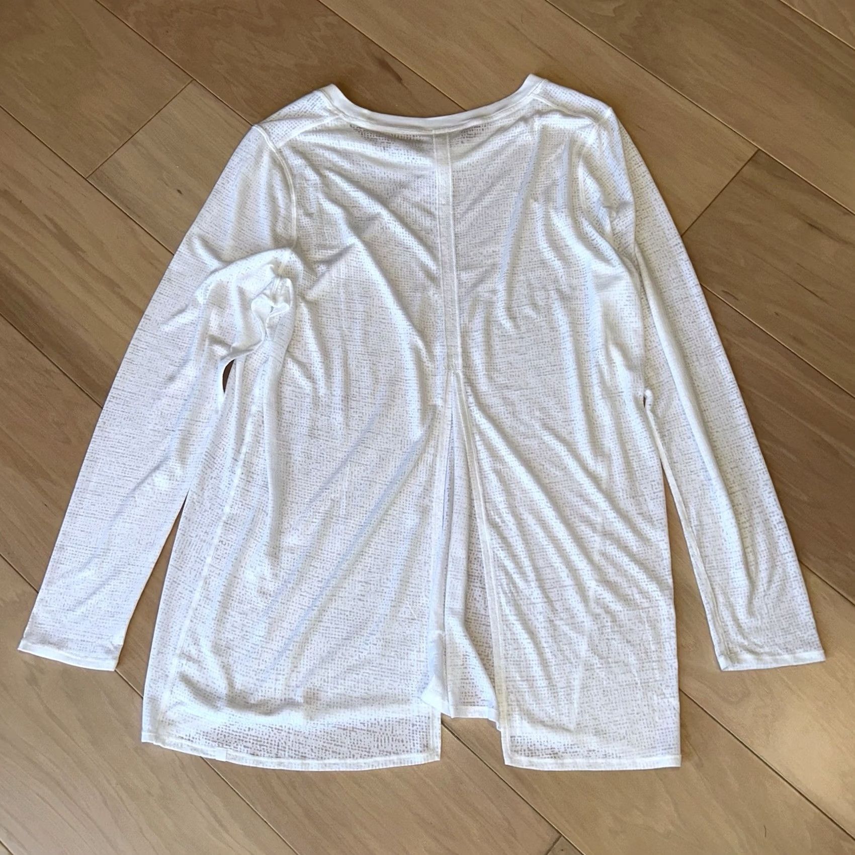 Lululemon VINTAGE Lululemon Uncovered Tall White Top Tie Long Sleeve Women’s 12 Size XL / US 12-14 / IT 48-50 - 5 Thumbnail