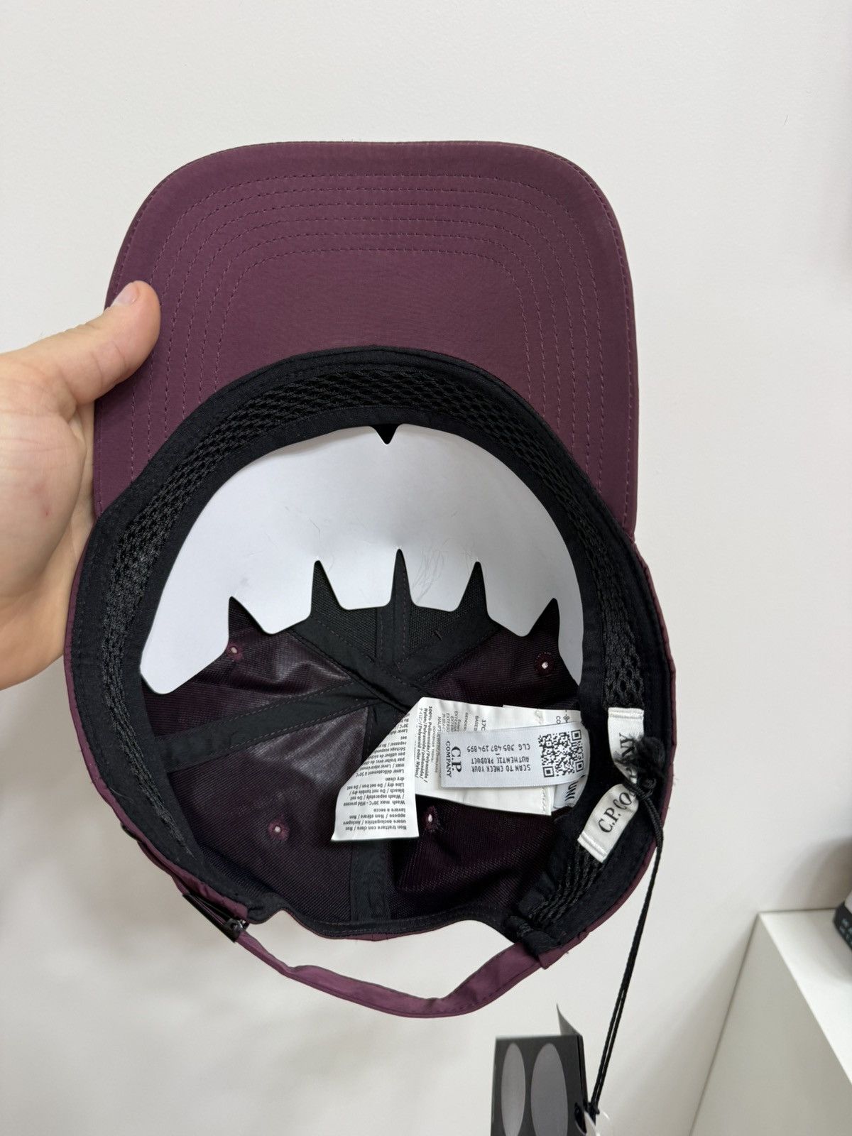C.P. Company C.P. Company Eco Chrome Cap Burgundy Adjustable Size ONE SIZE - 6 Thumbnail