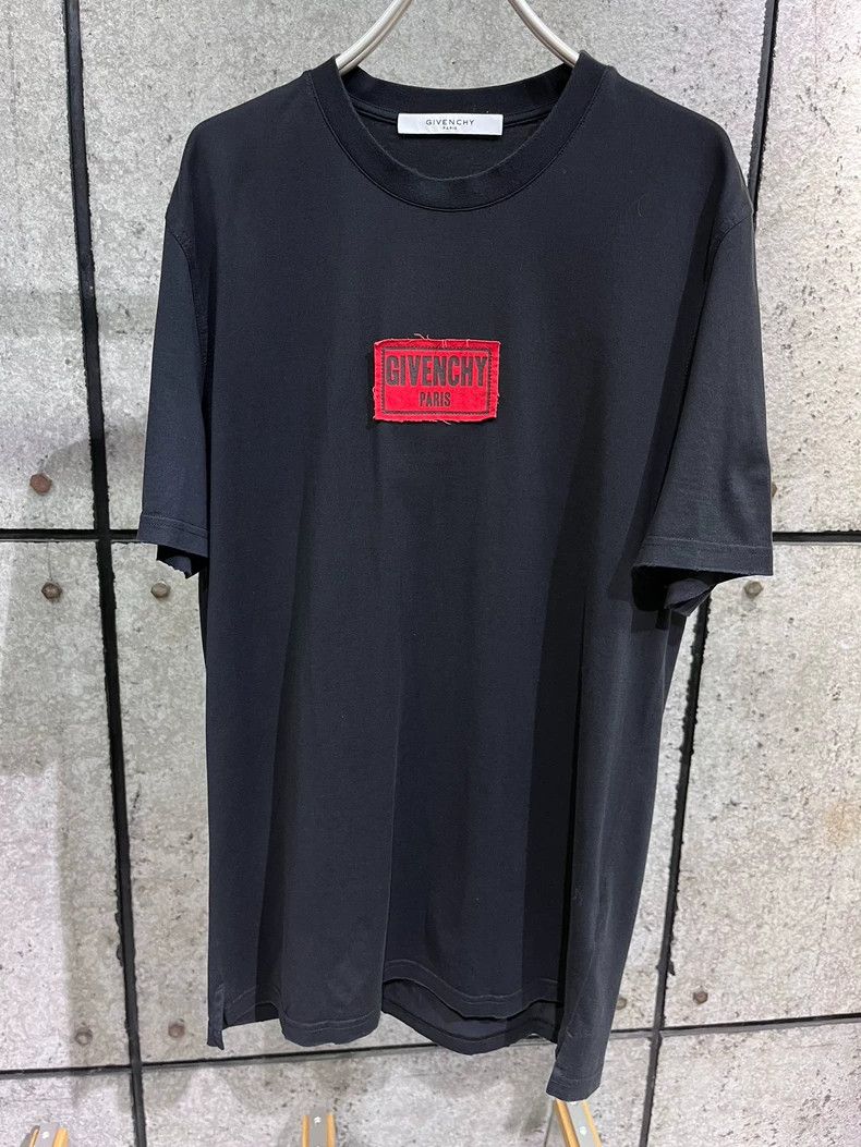 Givenchy Givenchy Short-sleeved T-shirt with black logo, size L Size US L / EU 52-54 / 3 - 1 Thumbnail