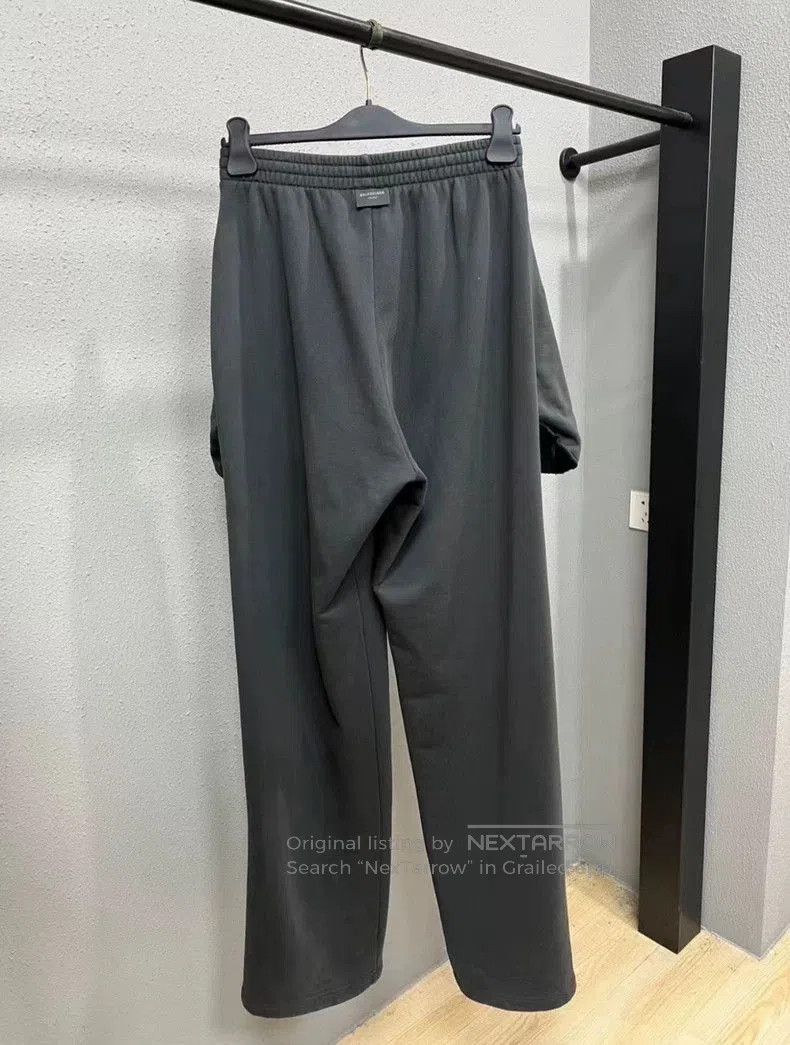 Balenciaga Balenciaga Embroidered Logo Reversible Sweatpants. Size US 26 / EU 42 - 2 Thumbnail