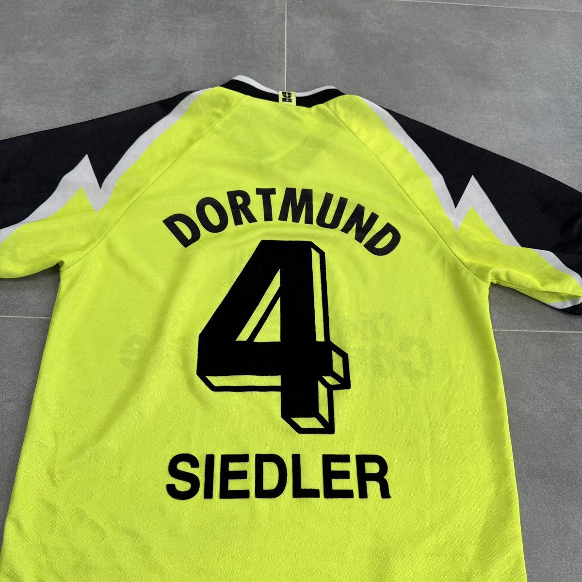 Nike Vintage Nike Borussia Dortmund 1995/1996 Home Soccer Shirt Size US M / EU 48-50 / 2 - 19 Thumbnail