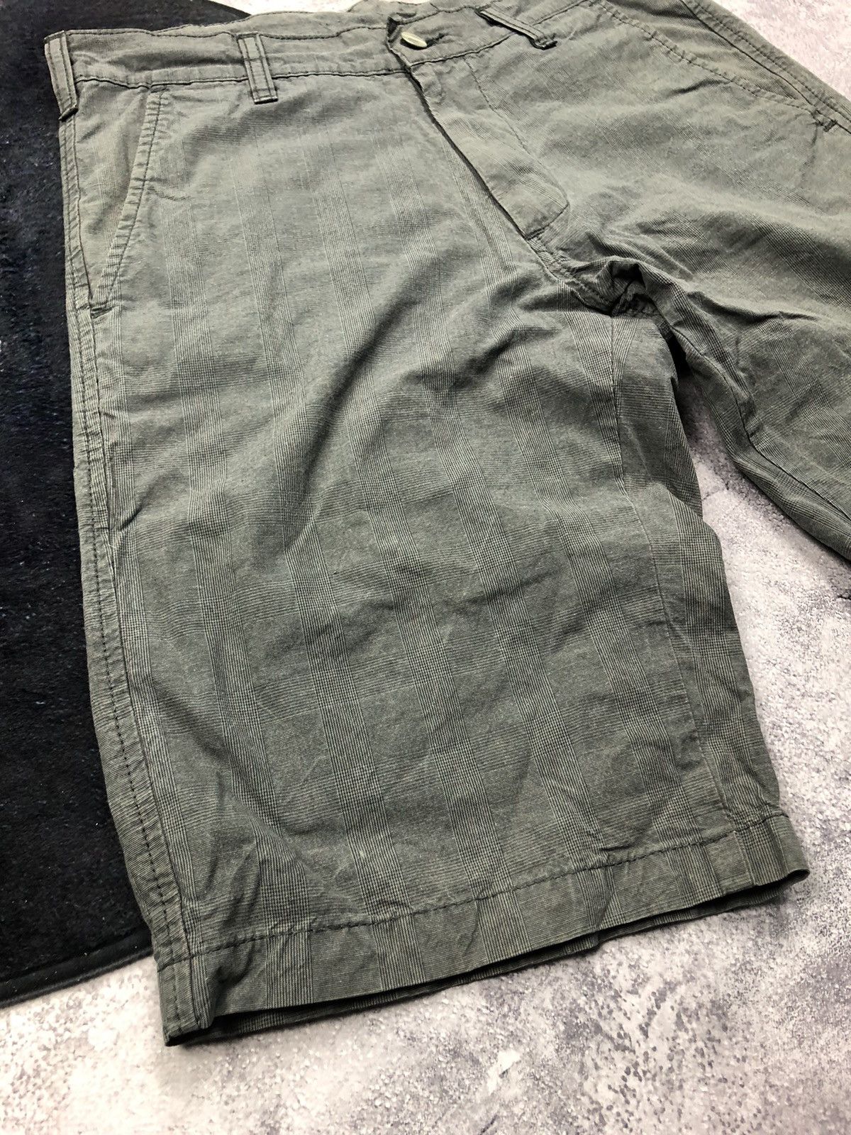 Carhartt Carhartt Vintage Mini Hype Logo Shorts Streetwear Size US 30 / EU 46 - 2 Thumbnail