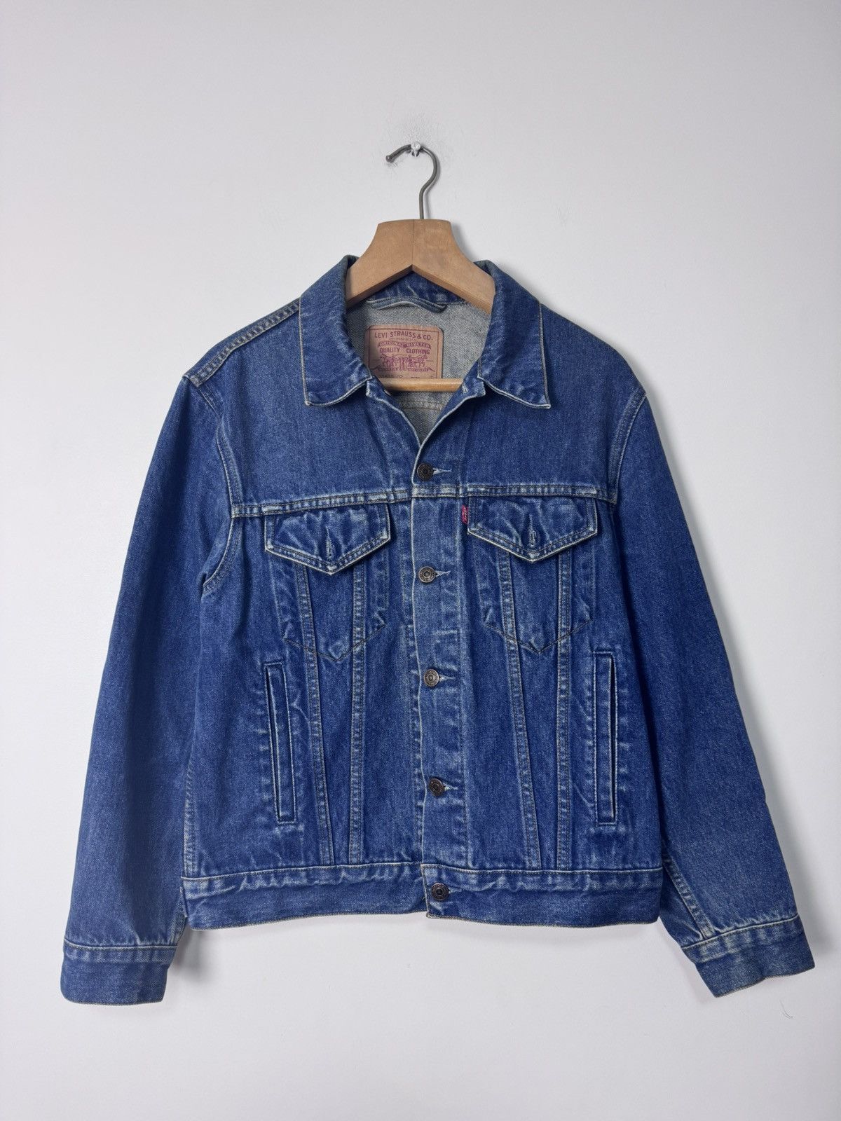 Levi's Vintage Levi’s Faded Blue Trucker Denim Jacket Size US S / EU 44-46 / 1 - 1 Thumbnail
