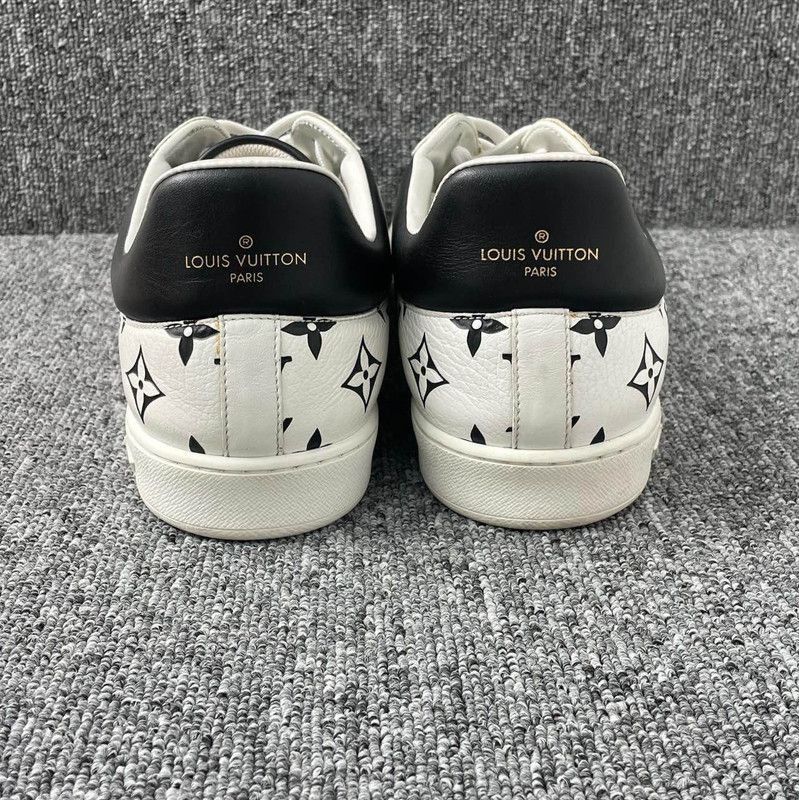 Louis Vuitton Louis Vuitton Black and White Sneaker - Size US 10.5 / EU 43-44 - 3 Thumbnail
