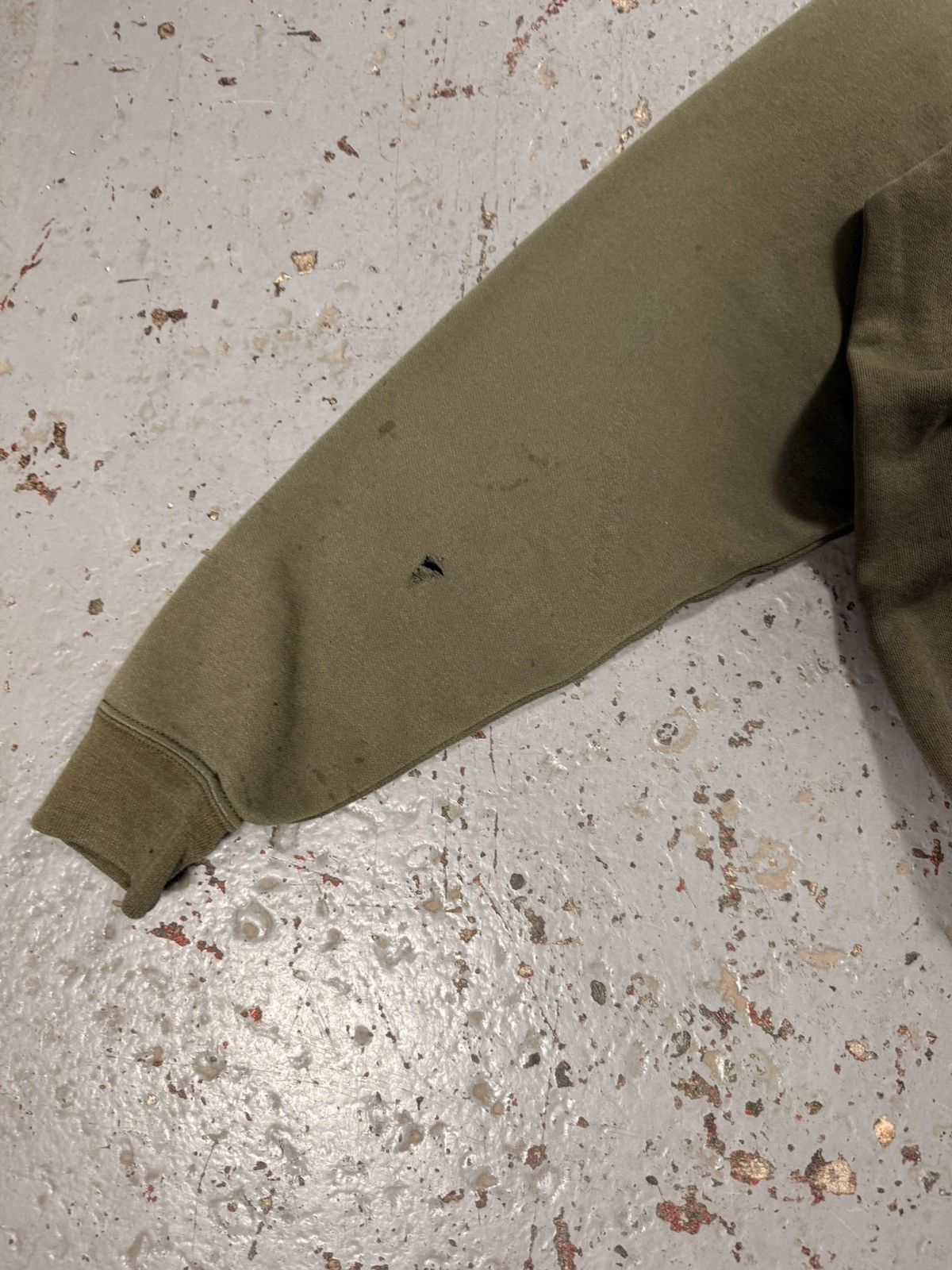 Carhartt Sun Faded Distressed Carhartt Vintage Crewneck Dweater Size US L / EU 52-54 / 3 - 3 Thumbnail