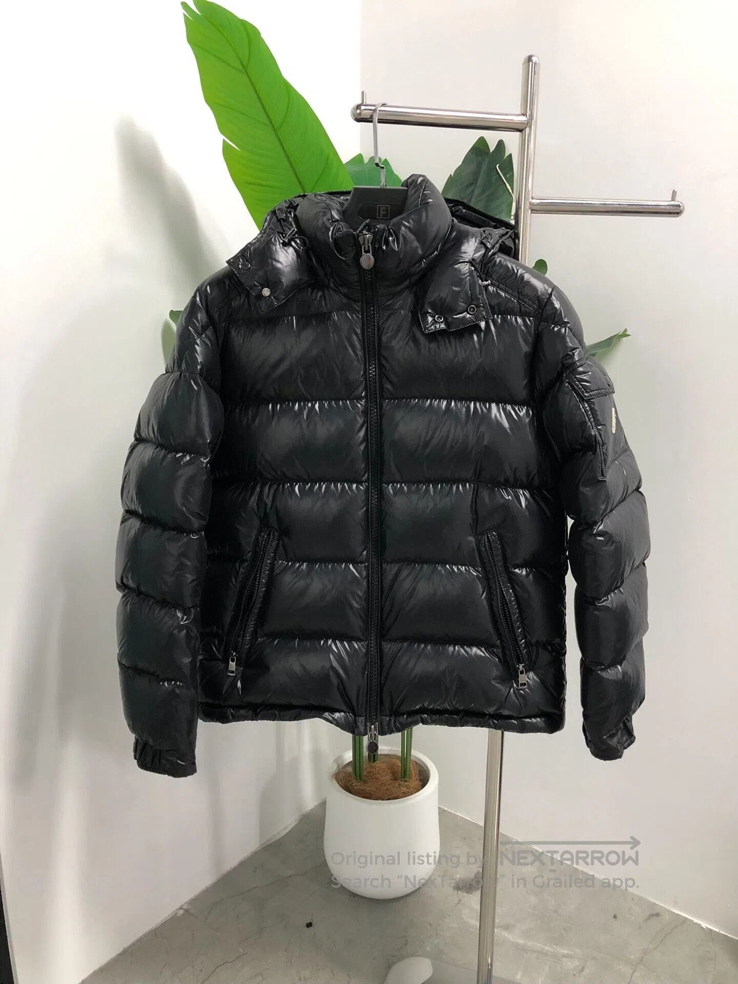 Moncler black hooded puffer jacket for winter. Size US M / EU 48-50 / 2 - 1 Thumbnail