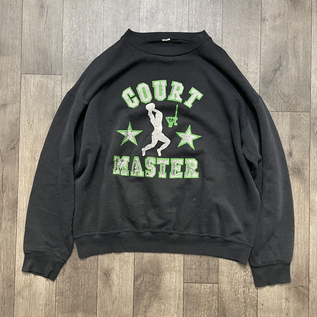 Vintage Vintage “Court Master” Crewneck Faded and Worn to Perfection Size US L / EU 52-54 / 3 - 3 Thumbnail