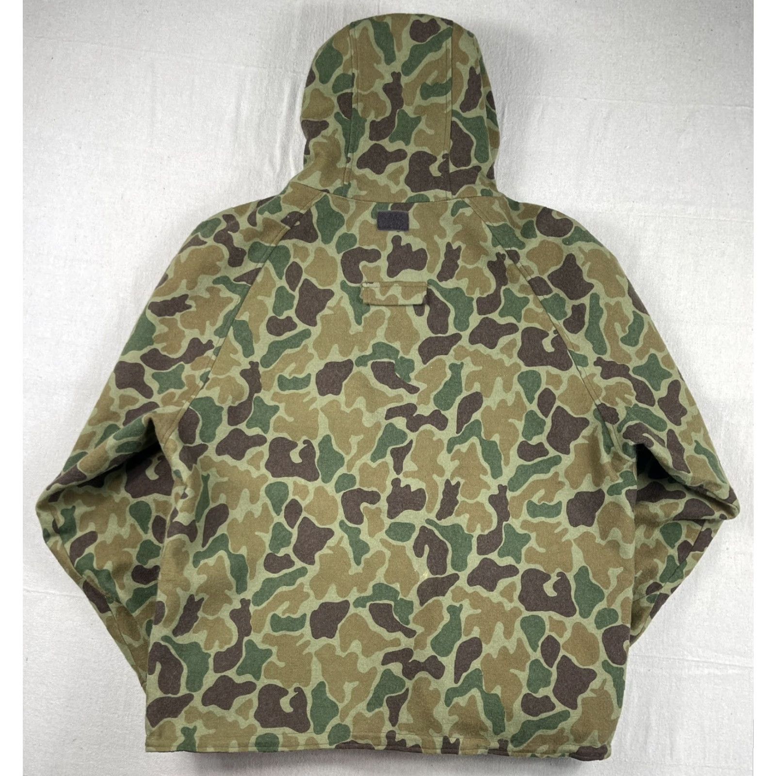 Vintage Vintage Woolrich Mens Wool Camo Hunting Jacket Frog Skin Gore-Tex Lined Sz XL Size US XL / EU 56 / 4 - 2 Thumbnail
