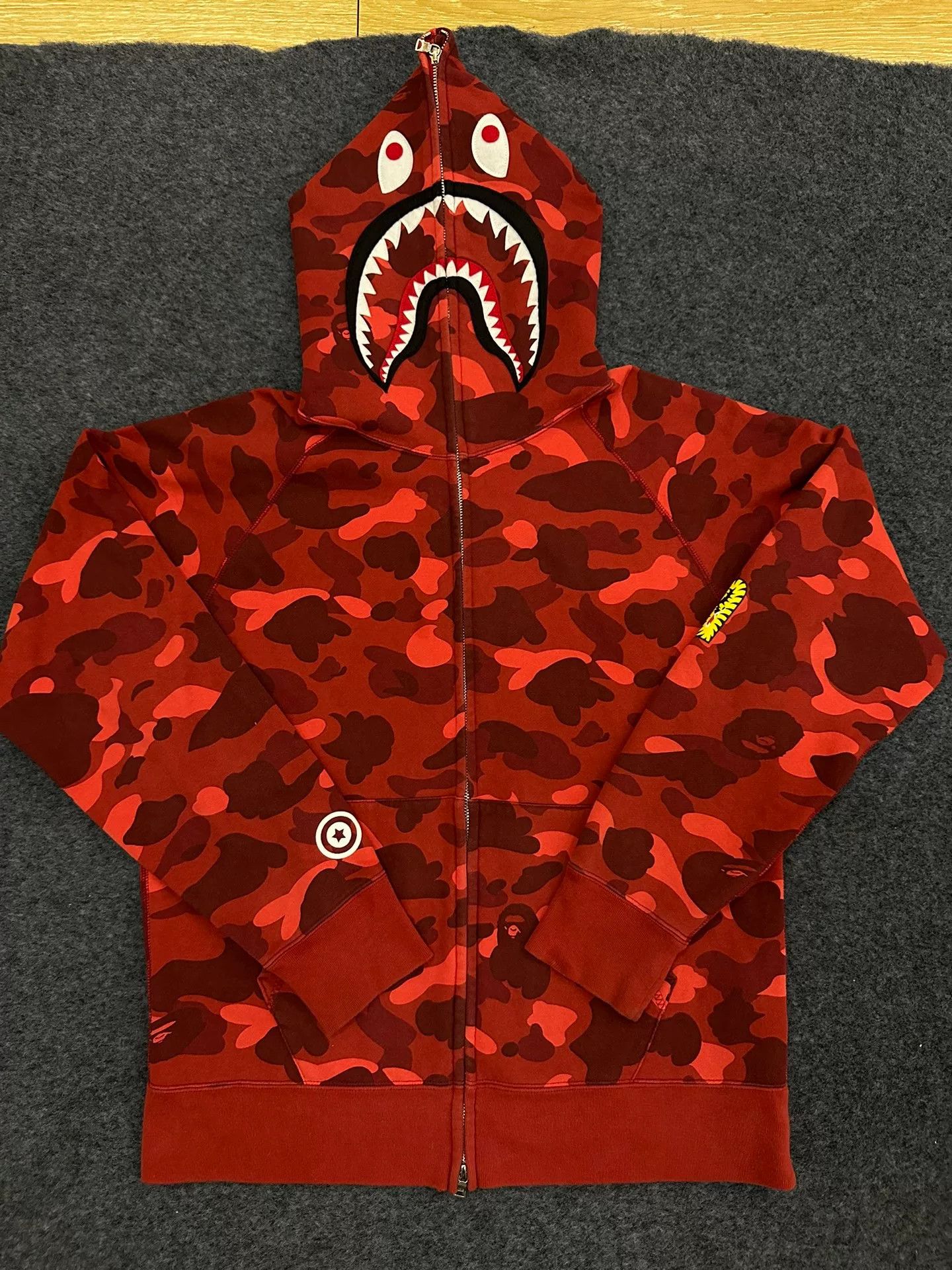 Bape Bape Multi Shark Sweatshirt Pullover Size US L / EU 52-54 / 3 - 1 Thumbnail