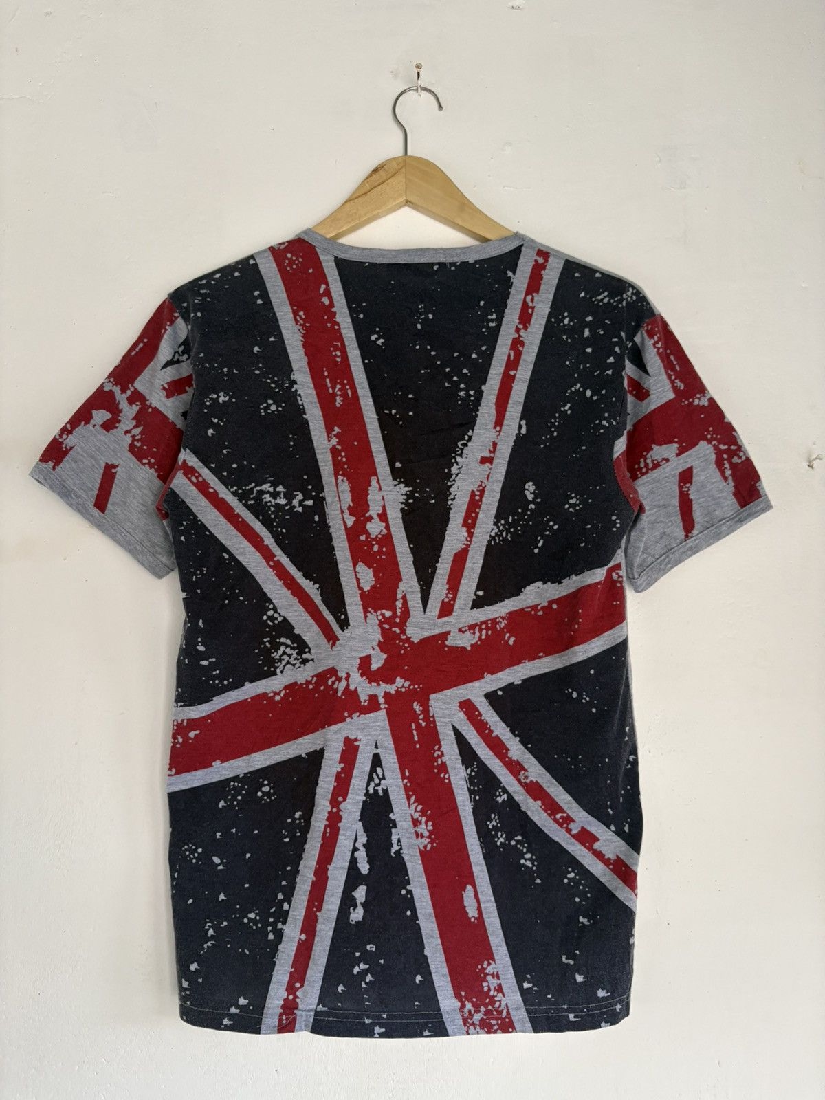 Vintage London britania big logo chrome heart style Size US M / EU 48-50 / 2 - 1 Thumbnail