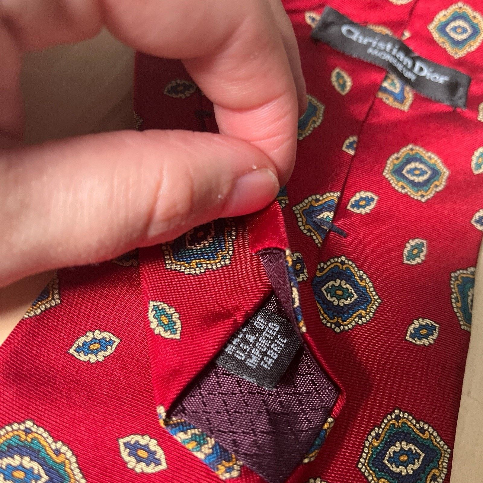 Dior Christian Dior Tie Red Medallion USA Silk Vintage Necktie Size ONE SIZE - 3 Thumbnail