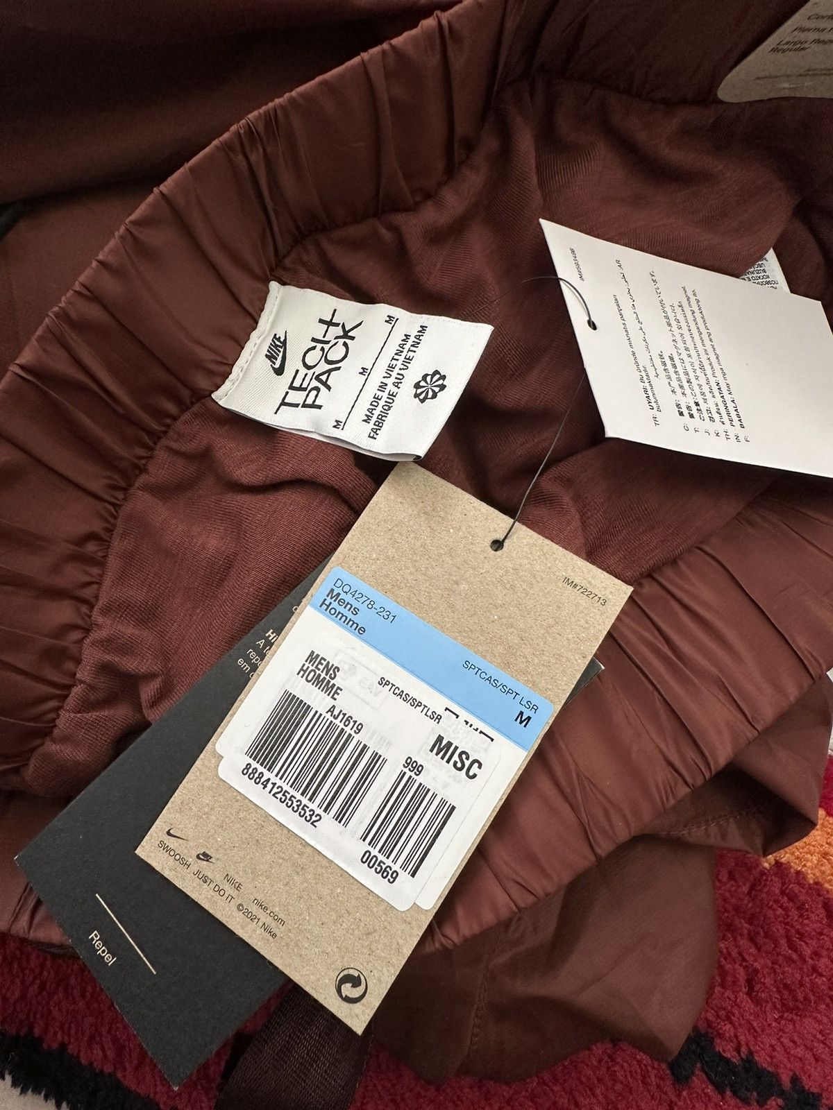 Nike Nike nylon tech pack pants pockets size M rare brown Size US 32 / EU 48 - 7 Thumbnail