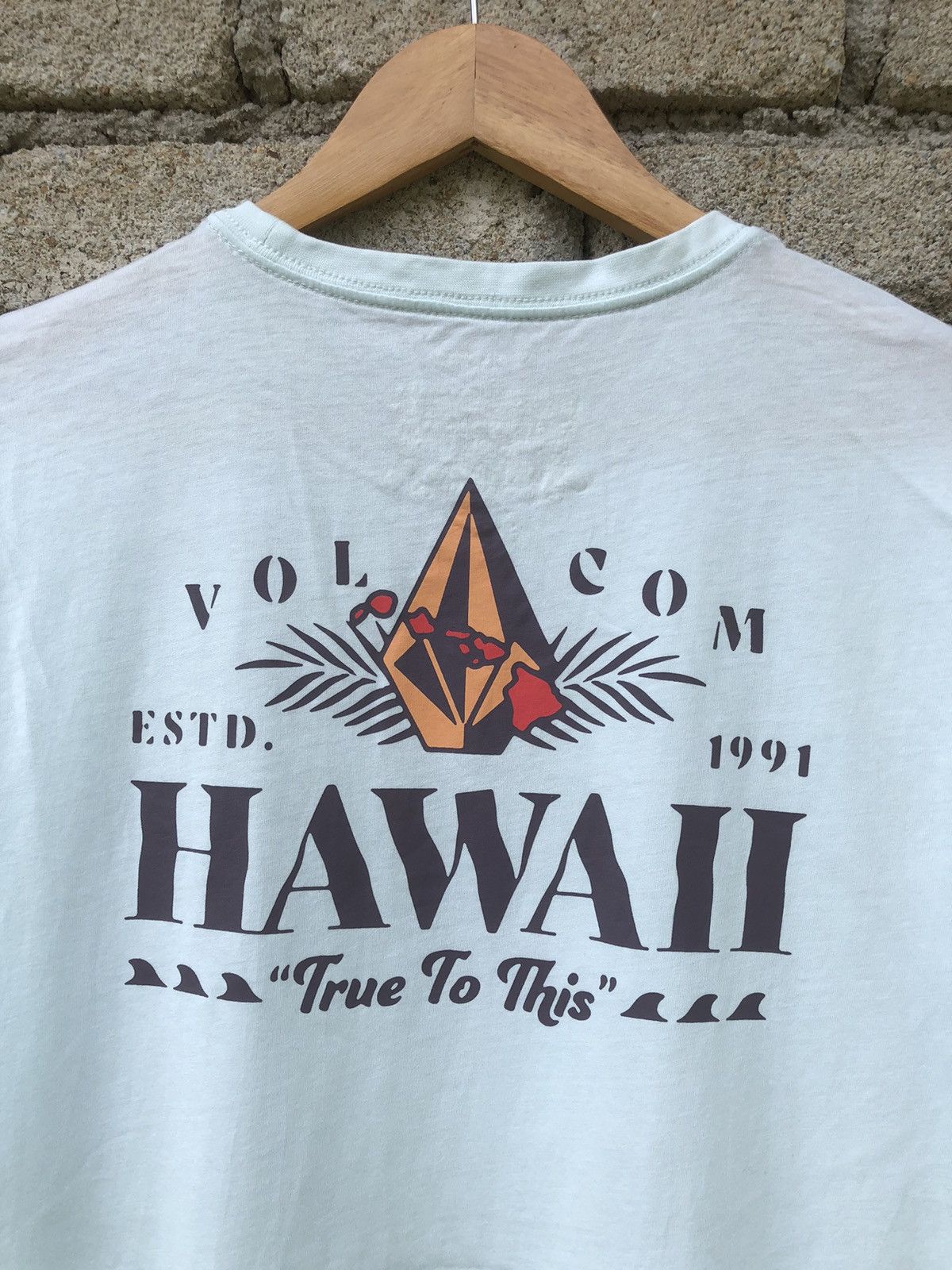 Volcom RARE Volcom Stone Hawaii Backhit Tshirt Size US M / EU 48-50 / 2 - 4 Thumbnail