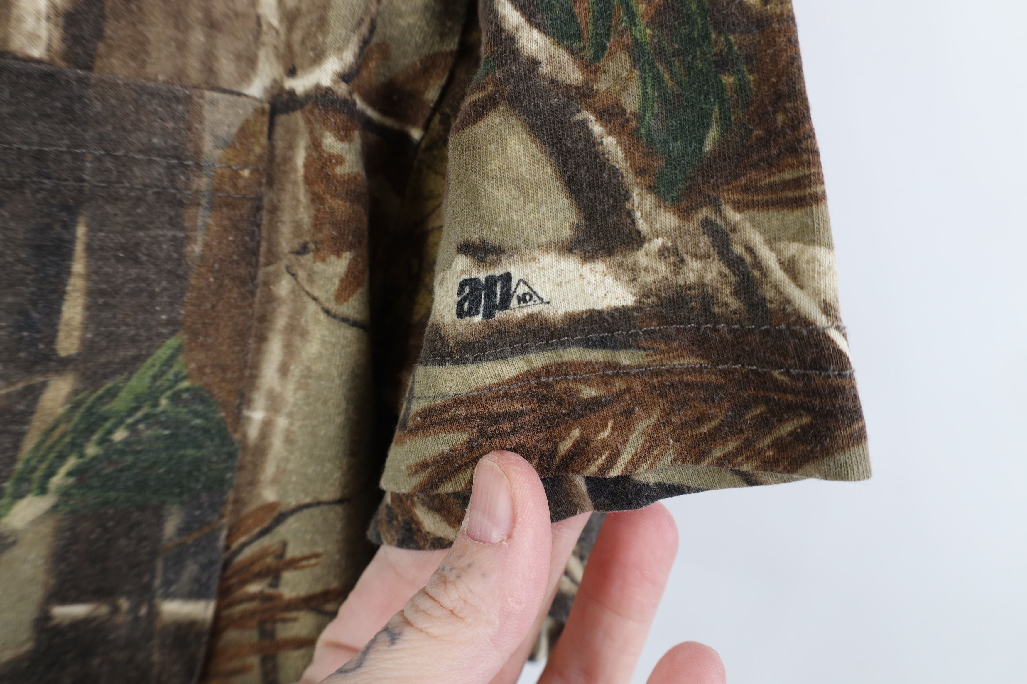 Vintage Vintage 90s Y2K Streetwear Camouflage Pocket T-Shirt Size US M / EU 48-50 / 2 - 5 Thumbnail