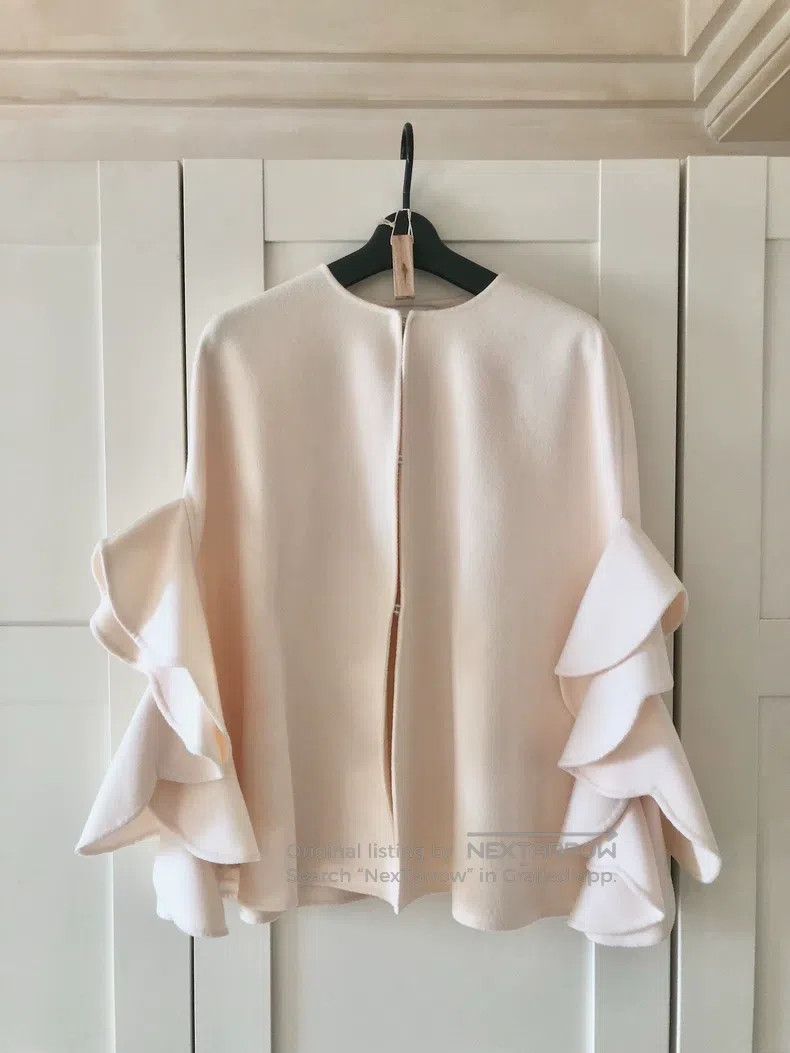 Valentino Valentino Short coat with long sleeves Size S / US 4 / IT 40 - 1 Thumbnail