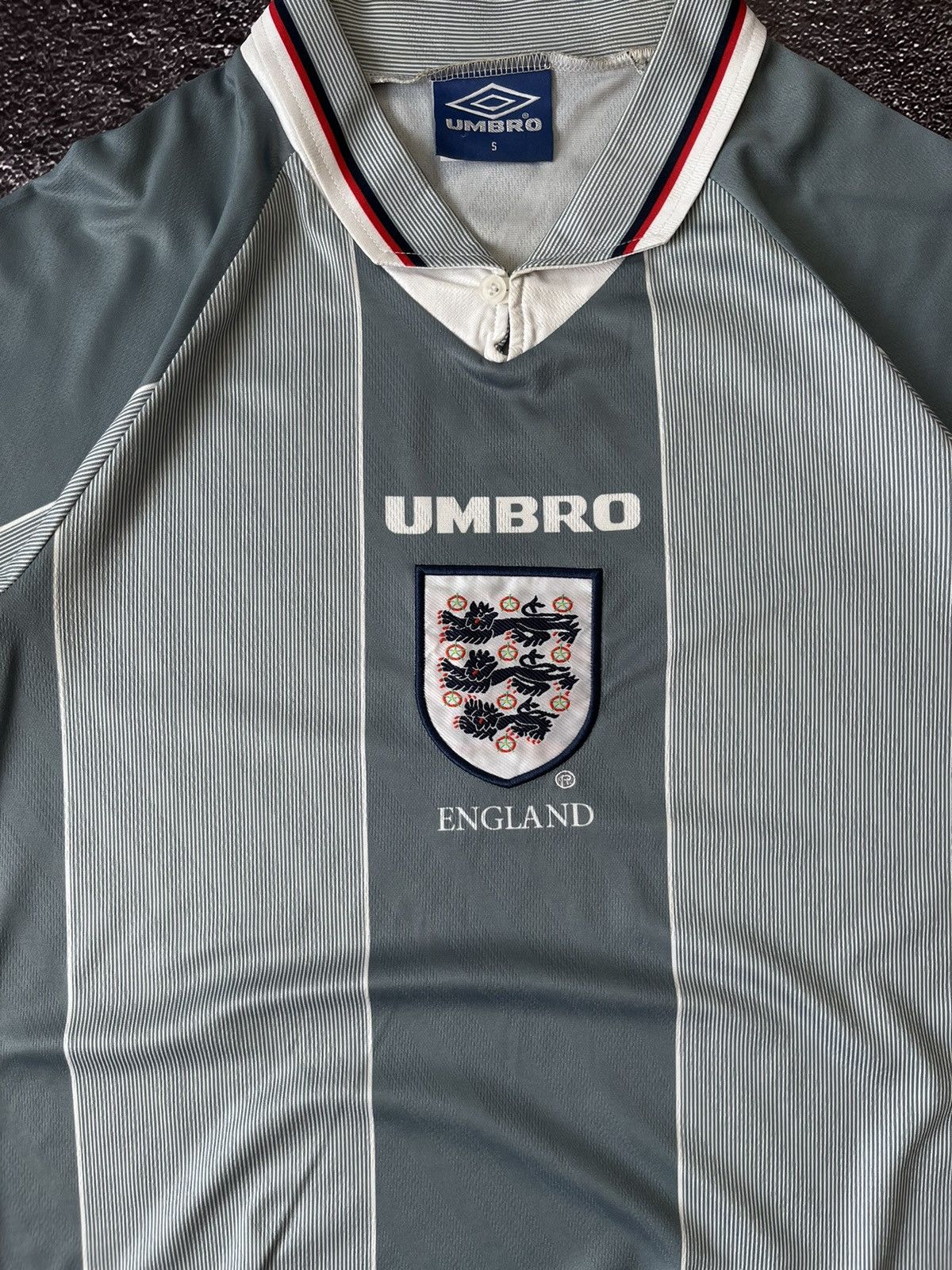 Umbro Vintage Umbro England 90s Away Soccer Shirt Jersey Size US S / EU 44-46 / 1 - 7 Thumbnail