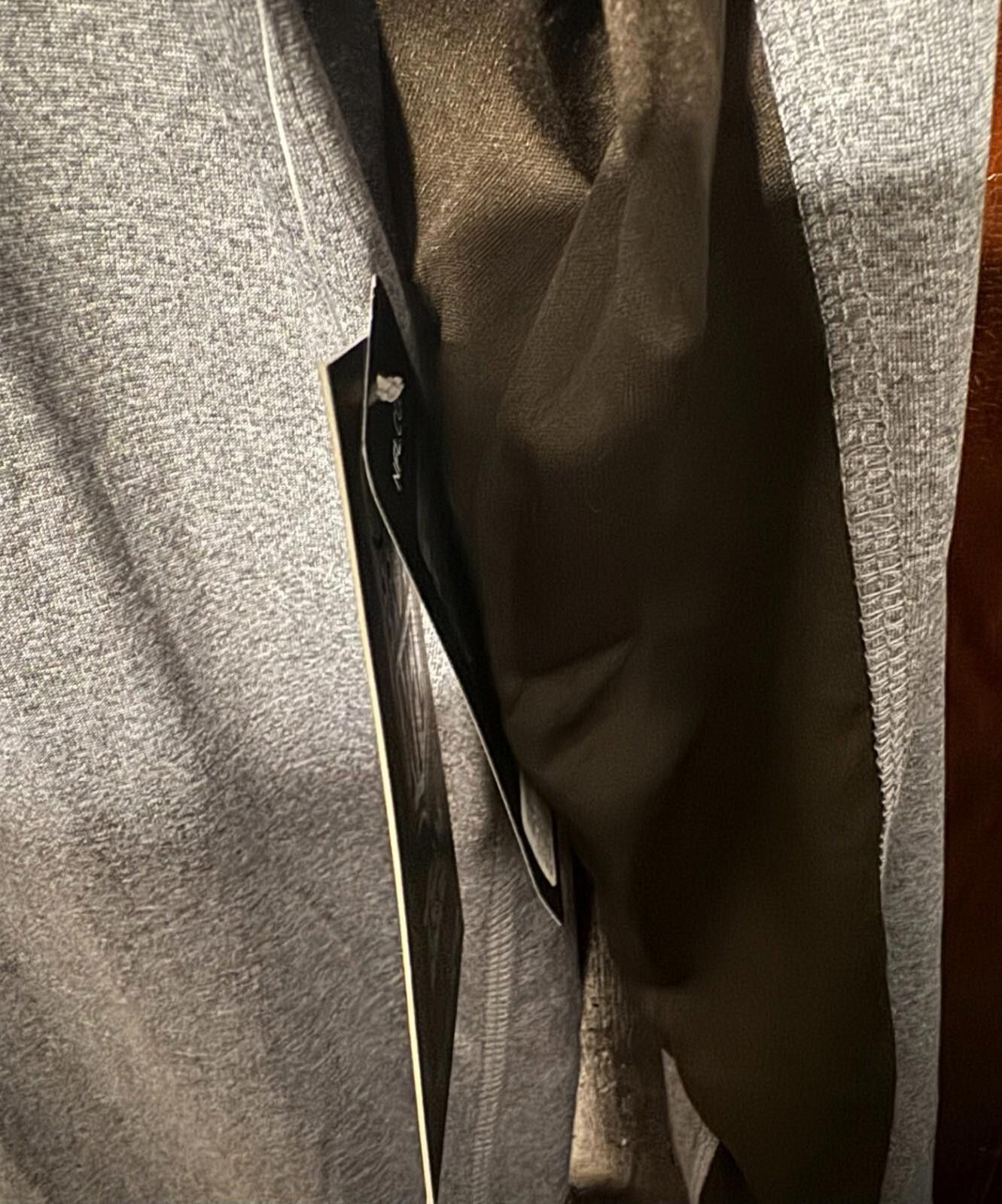 Other Cleveland Browns Pullover Men L 1/4 Zip Hoodie NEW WITH TAGS Size US L / EU 52-54 / 3 - 6 Thumbnail