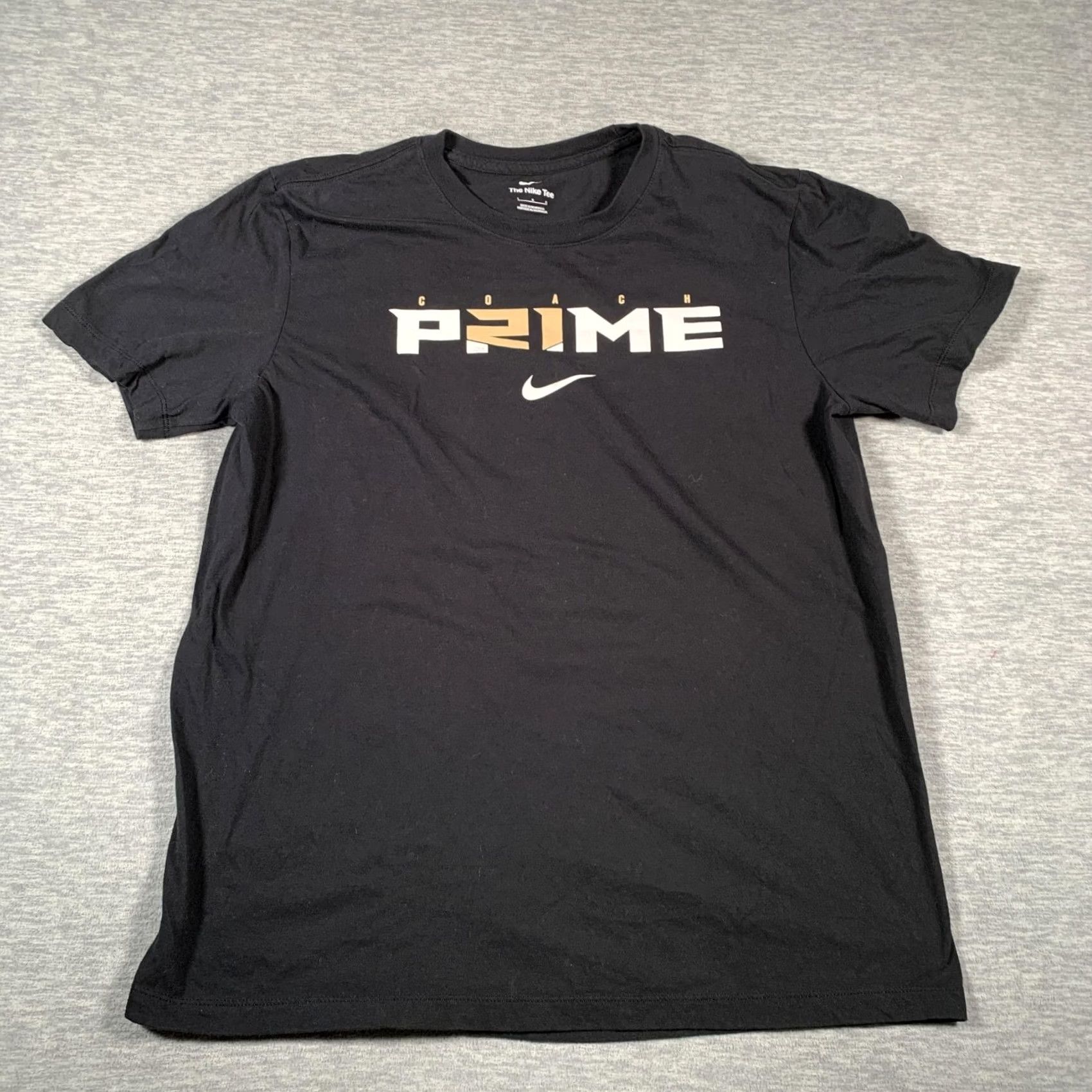 Nike Nike Shirt Mens Medium Black Gold Coach Prime Graphic Short Sleeve The Nike Tee Size US M / EU 48-50 / 2 - 2 Thumbnail