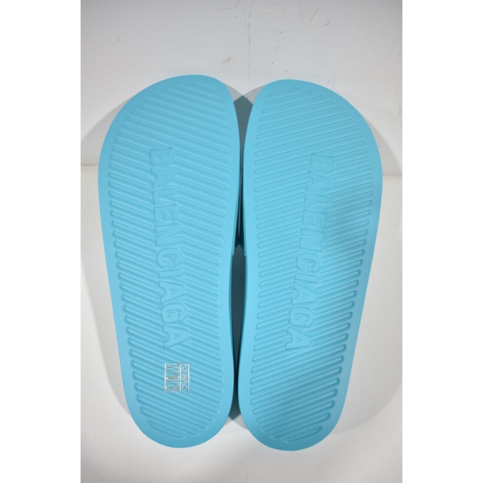 Balenciaga Balenciaga Turquoise Logo Slide Pool Sandal Flip Flop 43 10 Size US 10 / EU 43 - 12 Thumbnail