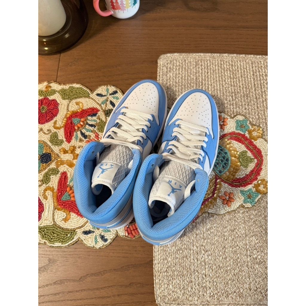 Jordan Brand × Nike Jordan 1 Mid UNC University Blue Wolf Grey White Powder Size US 8.5 / EU 41-42 - 5 Thumbnail