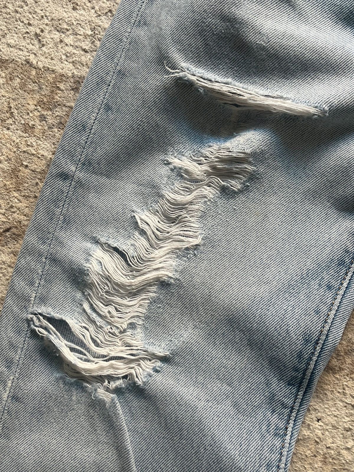 Levi's Levi's 501 Distressed Sz W 28 L 30 2008 Y2K Light Blue Size 28" / US 6 / IT 42 - 13 Thumbnail