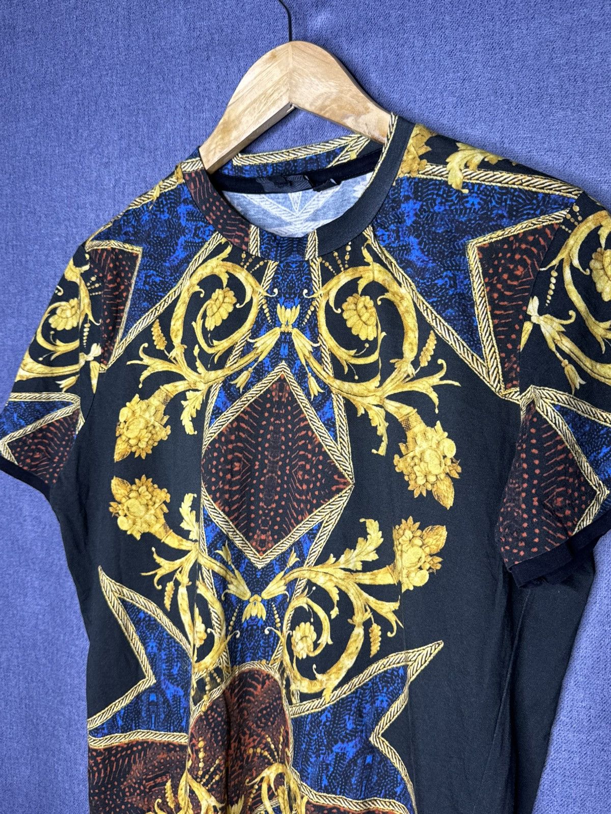 Just Cavalli Just Cavalli T Shirt Baroque Print Tee Vintage Y2K Size US M / EU 48-50 / 2 - 3 Thumbnail