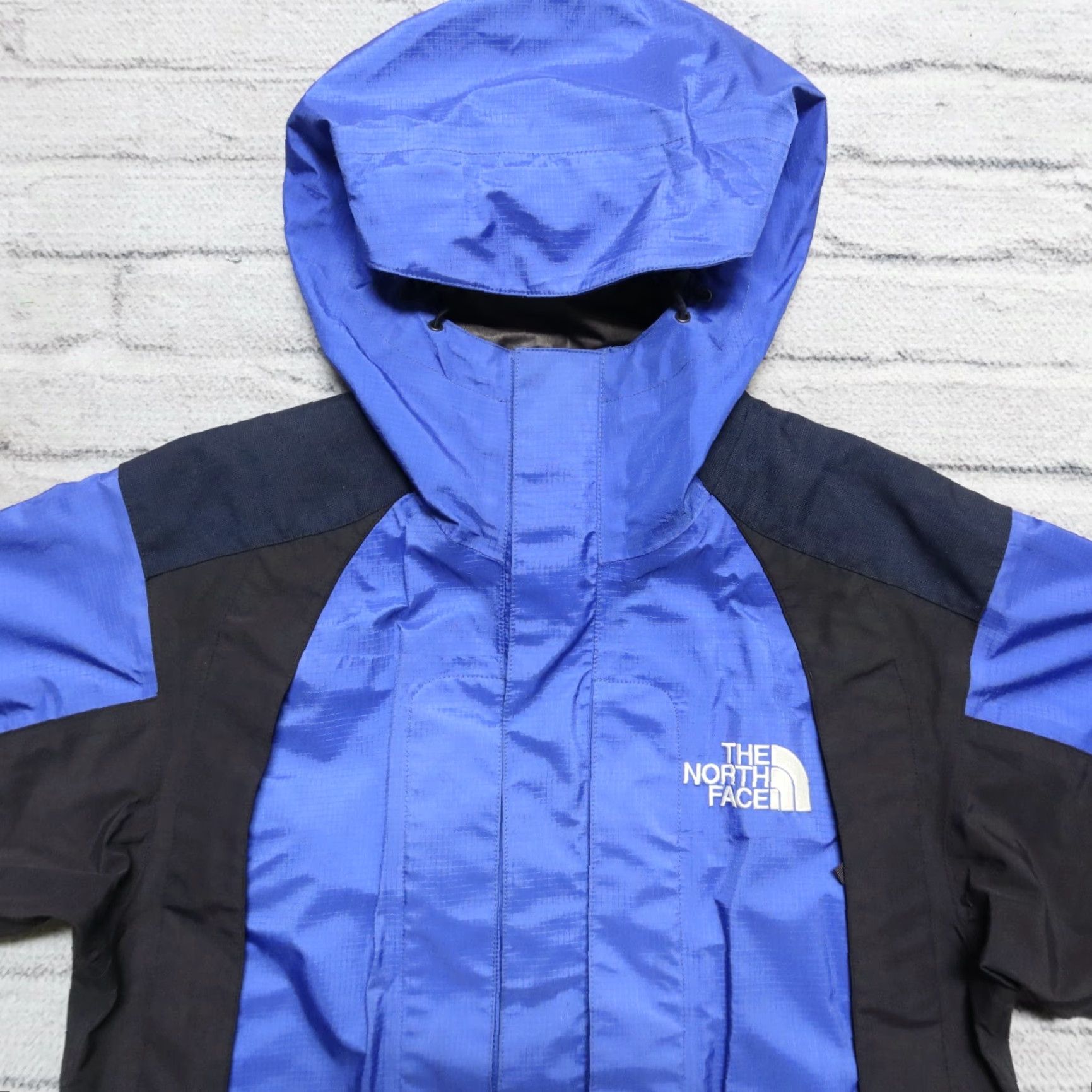 The North Face VINTAGE The North Face Goretex Mountain Guide Parka Jacket Mens S Blue 90s Size US S / EU 44-46 / 1 - 3 Thumbnail