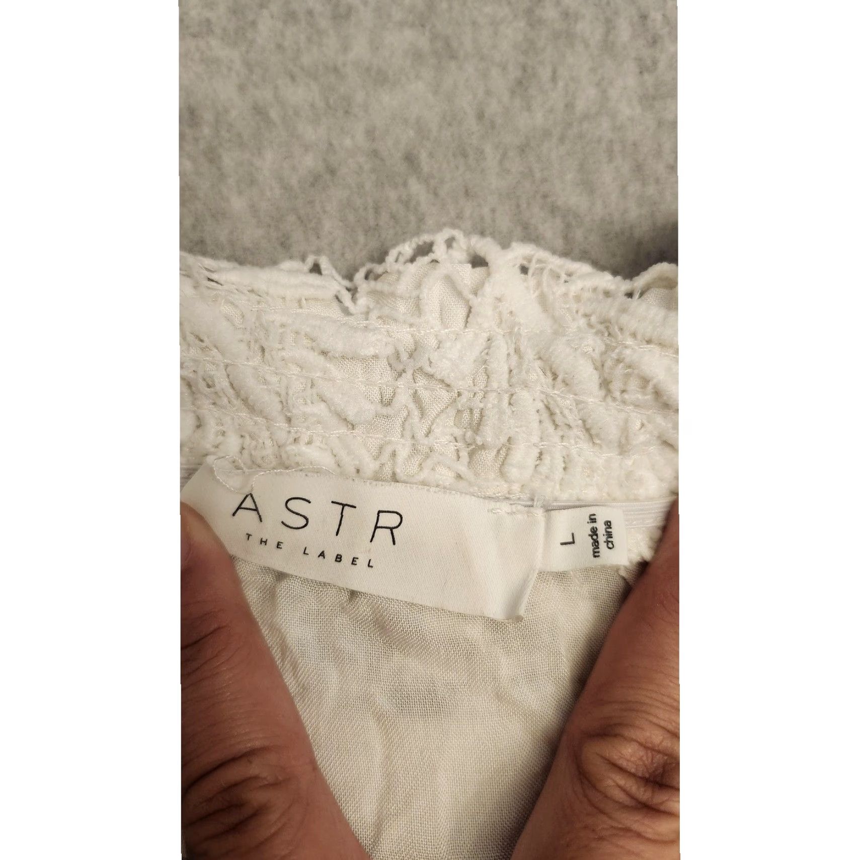 ASTR The Label ASTR the Label Shirt Womens Large Ivory Lace Off Shoulder Scalloped Flutter Sleeve Floral Lined ALD41768-003 Size L / US 10 / IT 46 - 5 Thumbnail
