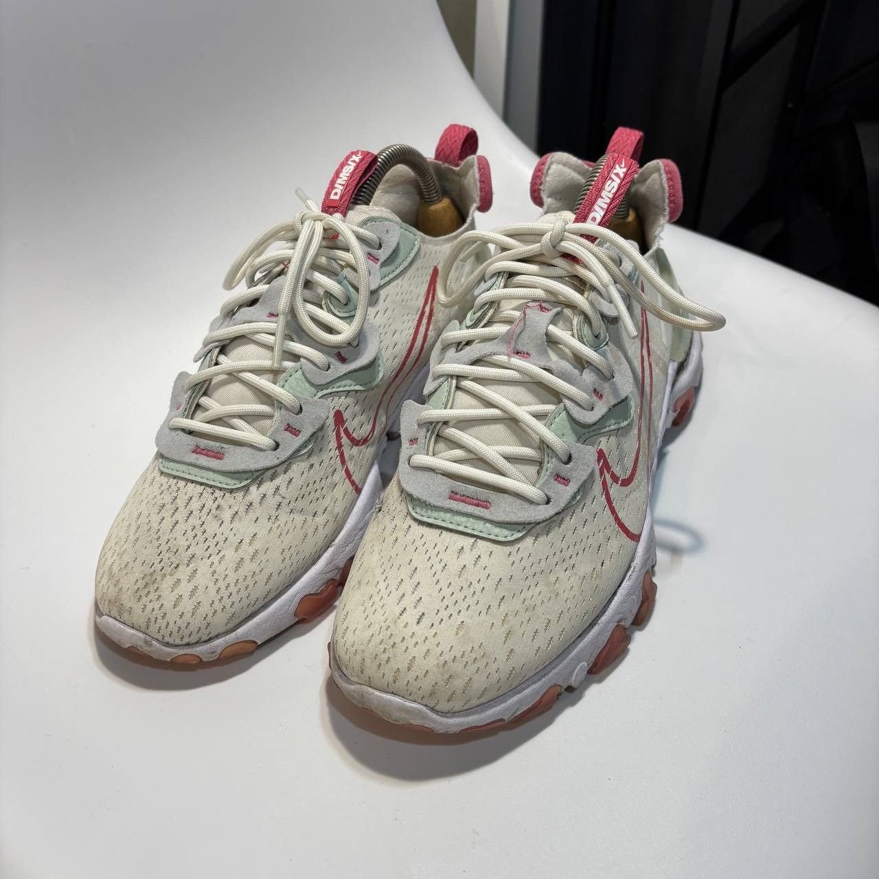 Nike Women’s Nike react shoes Size:41 (UK 7) Size US 9.5 / IT 39.5 - 2 Thumbnail