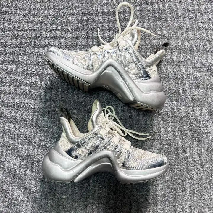 Louis Vuitton Louis Vuitton Archlight Casual Sneakers in Silver -2508 Size US 6 / IT 36 - 8 Thumbnail