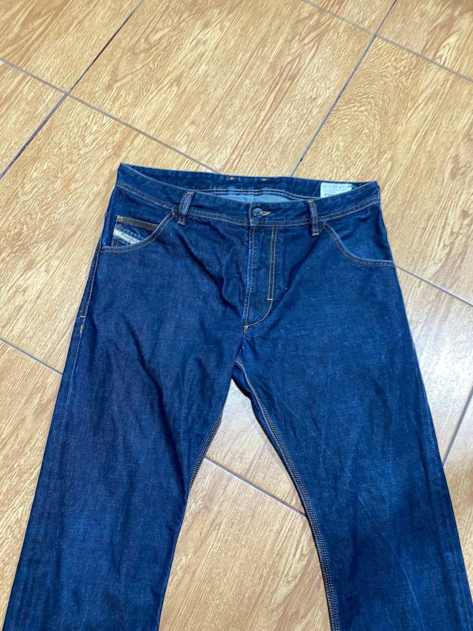 Diesel DIESEL KROOLEY Men’s Straight Fit Denim Jeans Everyday Wear Size US 34 / EU 50 - 10 Thumbnail