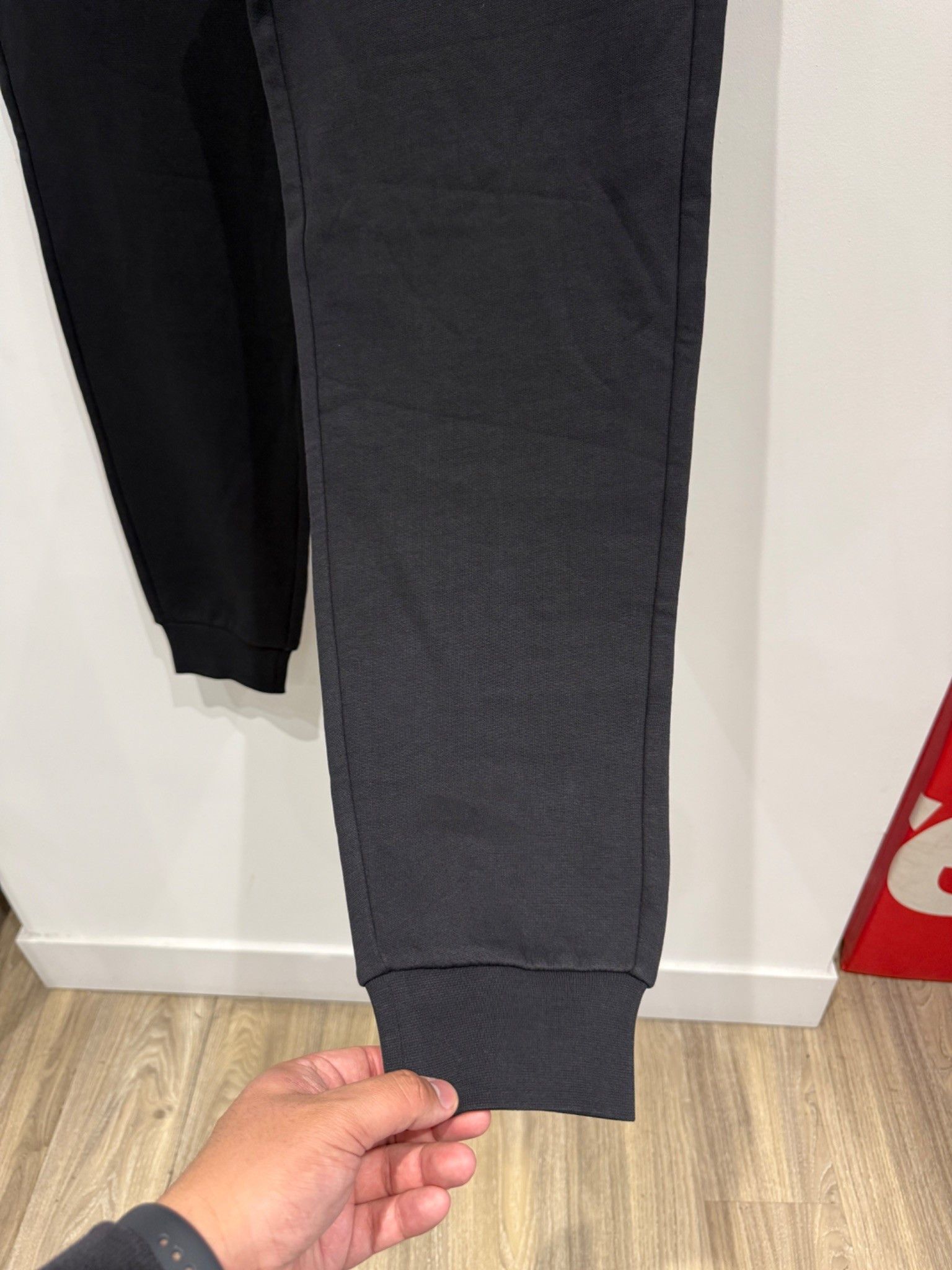 Moncler Moncler Logo Patch Cotton Sweatpants Black Size US 33 - 3 Thumbnail