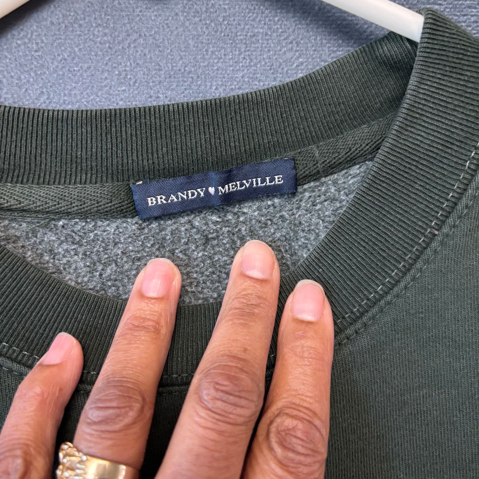 Brandy Melville John Galt Brandy Melville Green Hawaii Oversided Pullover Size ONE SIZE - 4 Thumbnail