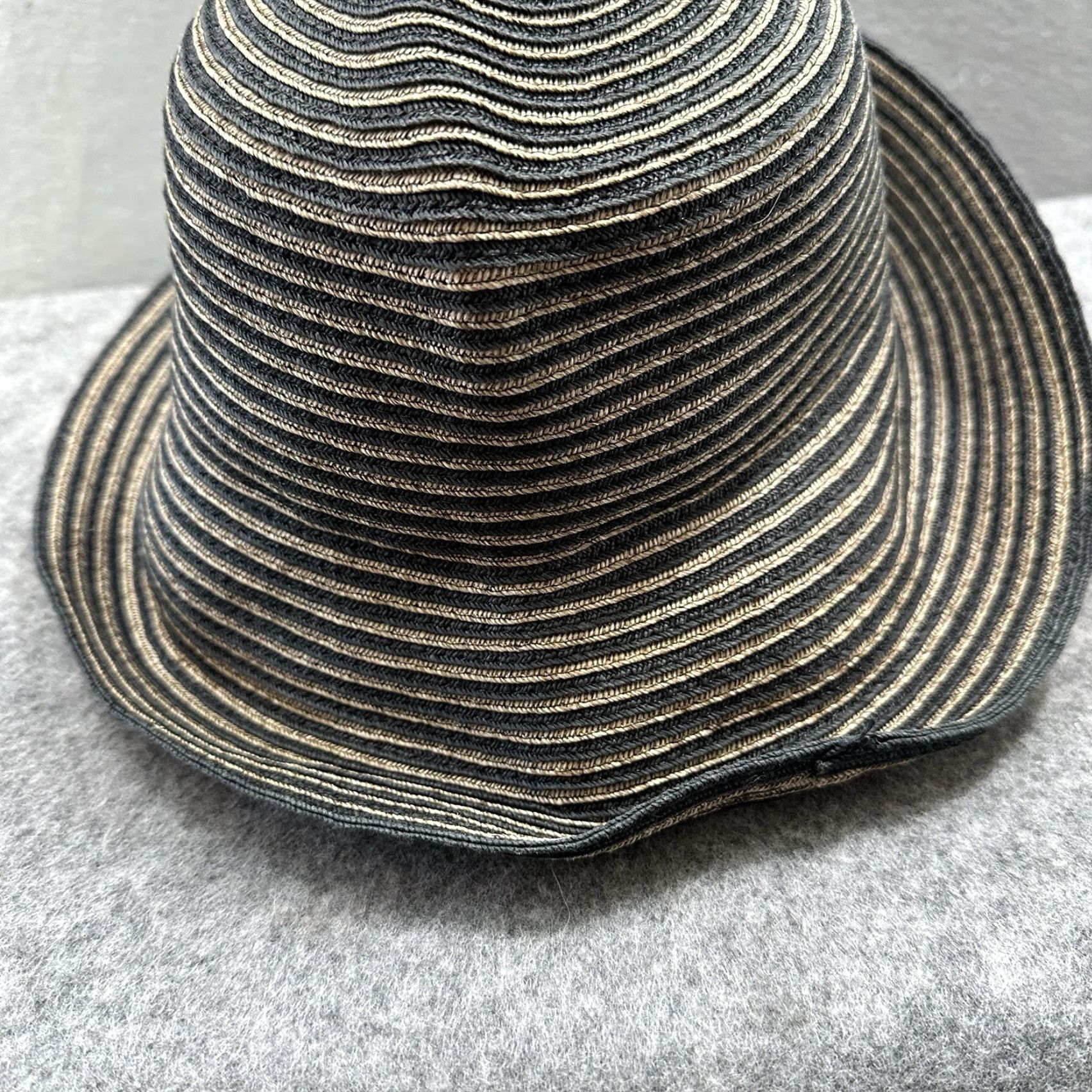 Eric Javits Packable Squishee Bucket Hat Women One Size Brown Travel Packable Hat 90s?