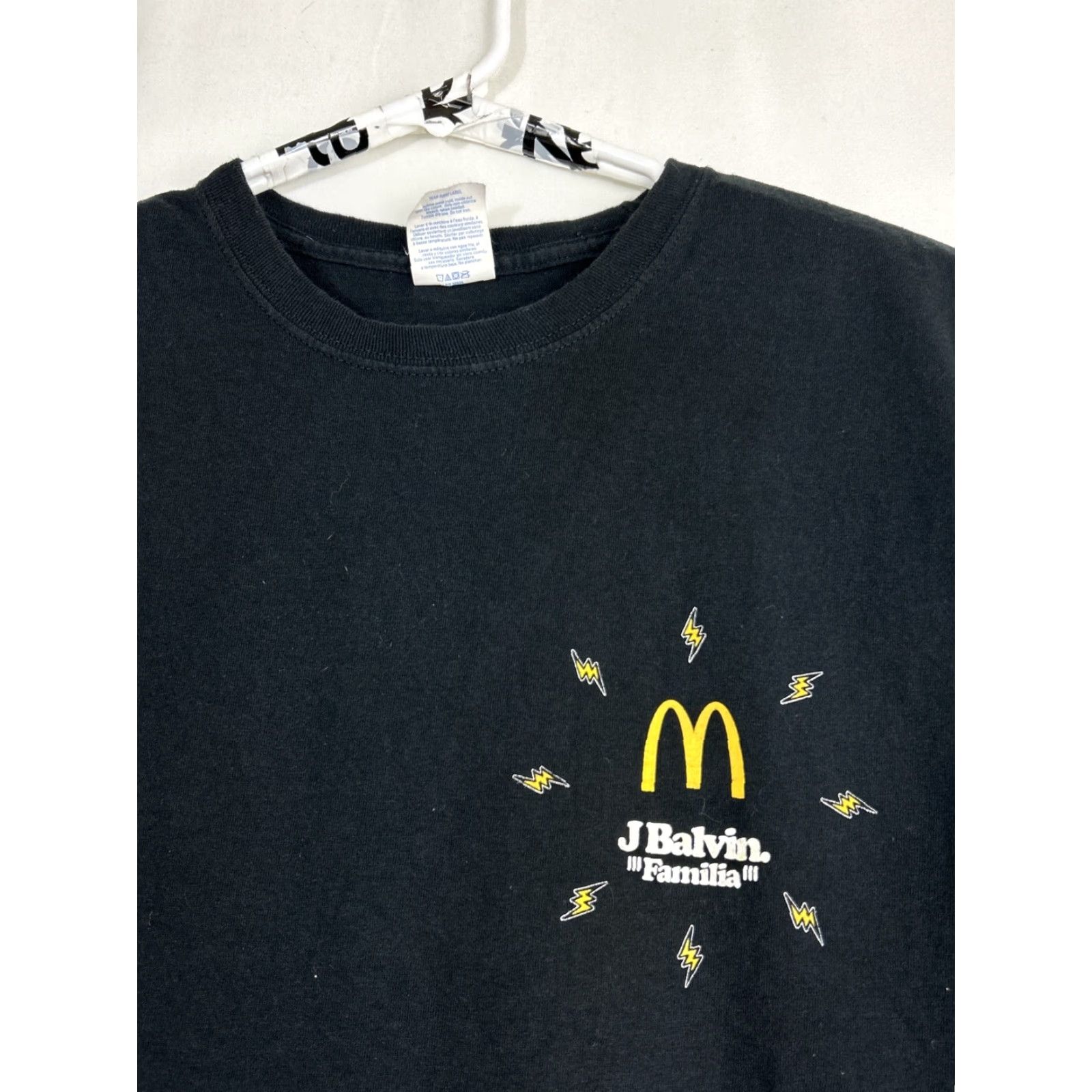 Port & Company VINTAGE McDonalds J Balvin Familia Tee Shirt Womens L Black 100% Cotton Crew Neck Short Sleeve Pullover Size 36" / US 14 / IT 50 - 2 Thumbnail