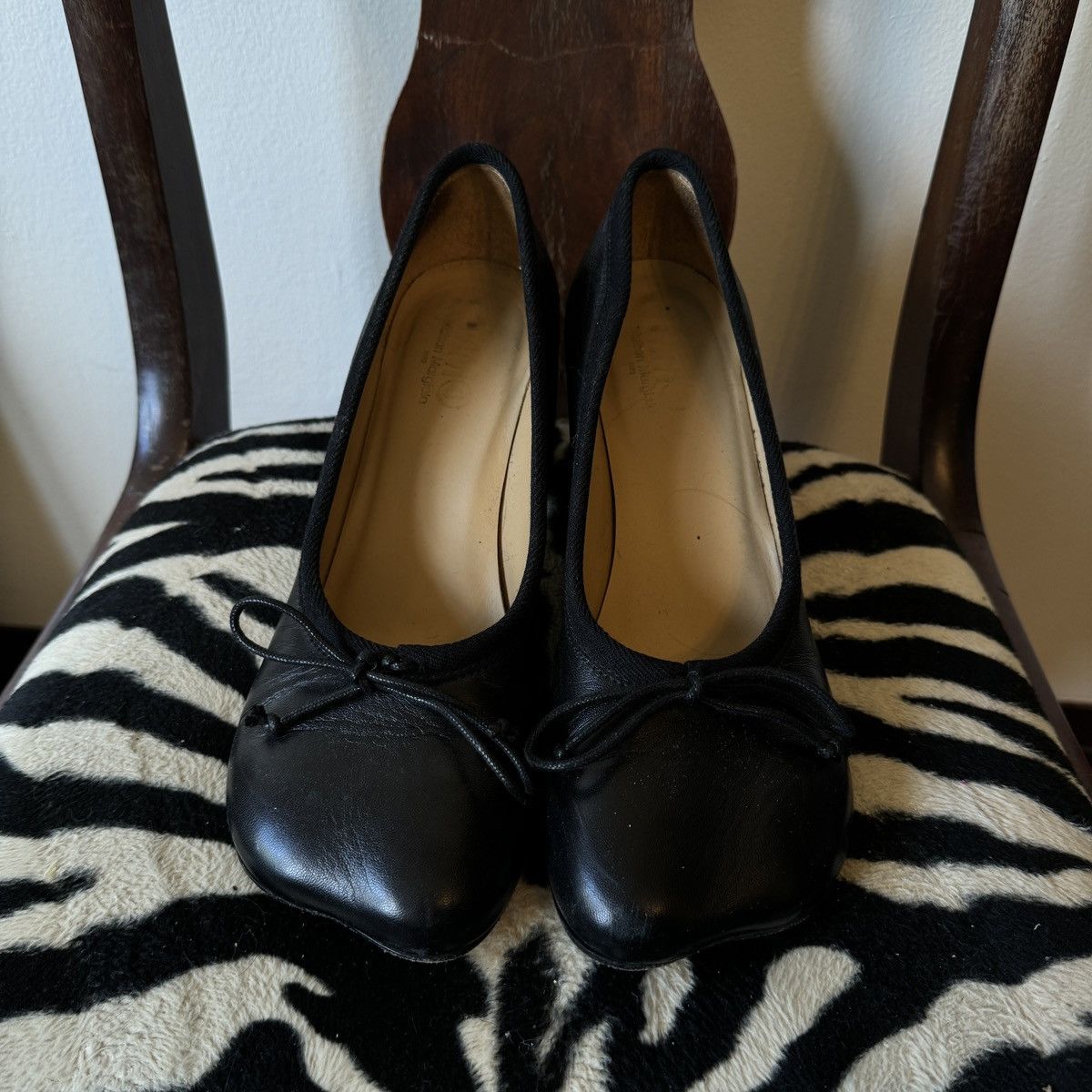 【MM6】ANATOMIC ELASTIC PUMP WITH LOGO MM6 by Maison Martin Margiela Pump shoes for Women | Online