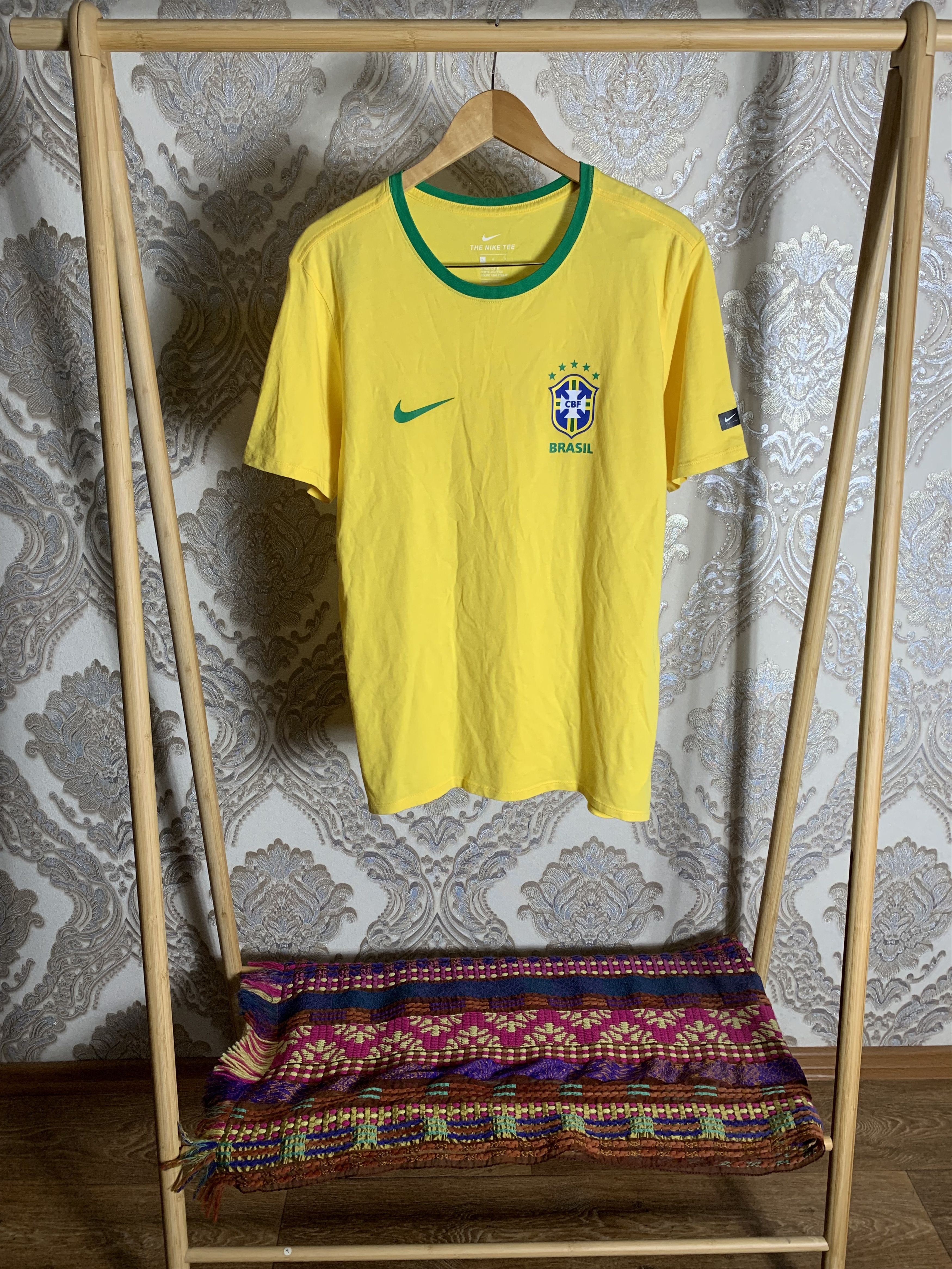 Nike VINTAGE NIKE BRAZIL RETRO SOCCER TEE JERSRY BLOKE Y2K 90s Size US L / EU 52-54 / 3 - 1 Thumbnail
