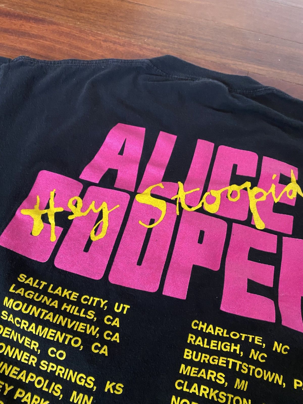 Vintage Vintage 1991 Alice Cooper Tour T Shirt Rare Medium Size US M / EU 48-50 / 2 - 2 Thumbnail